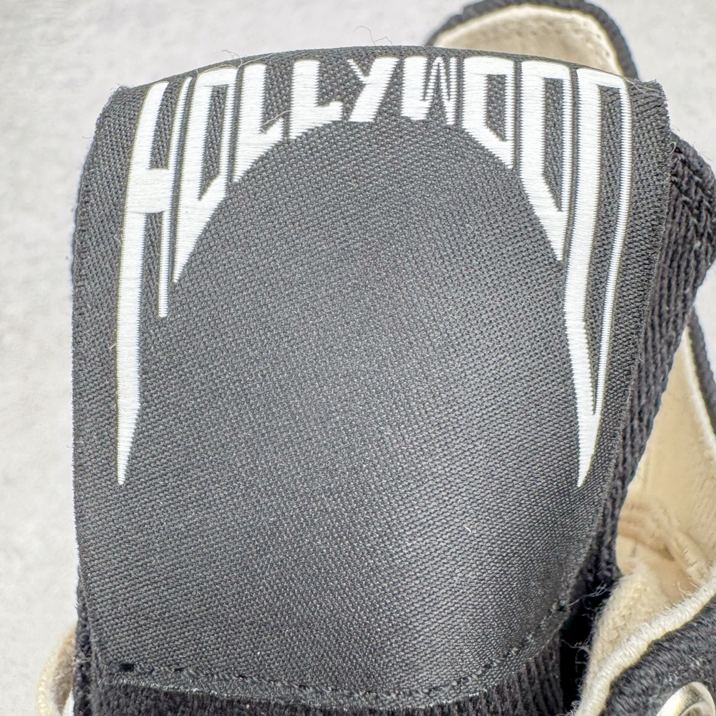 图片[15]-＃DG纯原 Rick Owens Drkshdw 瑞克·欧文斯低帮牛仔布时尚运动板鞋 黑色 二级市场已经7K以上 平台客户随意卖四位数 RO广东原厂出品 纯原天花板 原版一比一复刻 冲正绝不翻车 还原度达到百分之98以上 原楦开发纸版版型 ZP拆解原版1：1复模裁片纸版 力求做到0错位 这样才能达到和zp一致的鞋型味道 采用进口cnc数控机床开发对版独家tpu奶香大底 区别于市场所有版本 zp同源定制尼龙布 达到和zp一致手感 原厂进口细纹布 万邦订购原厂高弹粉红色海绵 内里搭配软质细腻羊皮 TPU高密度大底 软硬度透光度高已经测试和原版一致 尺码：36 37 38 39 40 41 42 43 44 45 46-选品中心