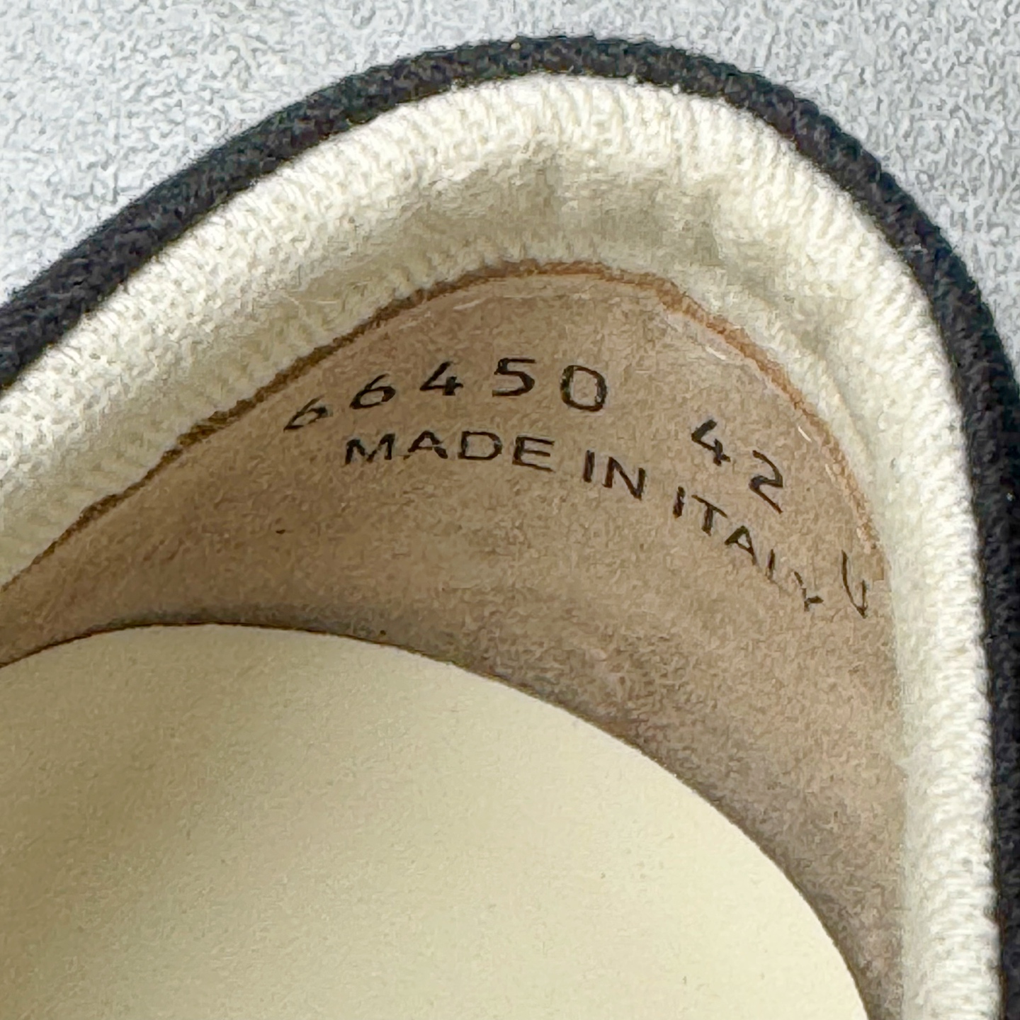 图片[12]-＃DG纯原 Rick Owens Drkshdw 瑞克·欧文斯低帮牛仔布时尚运动板鞋 黑色 二级市场已经7K以上 平台客户随意卖四位数 RO广东原厂出品 纯原天花板 原版一比一复刻 冲正绝不翻车 还原度达到百分之98以上 原楦开发纸版版型 ZP拆解原版1：1复模裁片纸版 力求做到0错位 这样才能达到和zp一致的鞋型味道 采用进口cnc数控机床开发对版独家tpu奶香大底 区别于市场所有版本 zp同源定制尼龙布 达到和zp一致手感 原厂进口细纹布 万邦订购原厂高弹粉红色海绵 内里搭配软质细腻羊皮 TPU高密度大底 软硬度透光度高已经测试和原版一致 尺码：36 37 38 39 40 41 42 43 44 45 46-选品中心