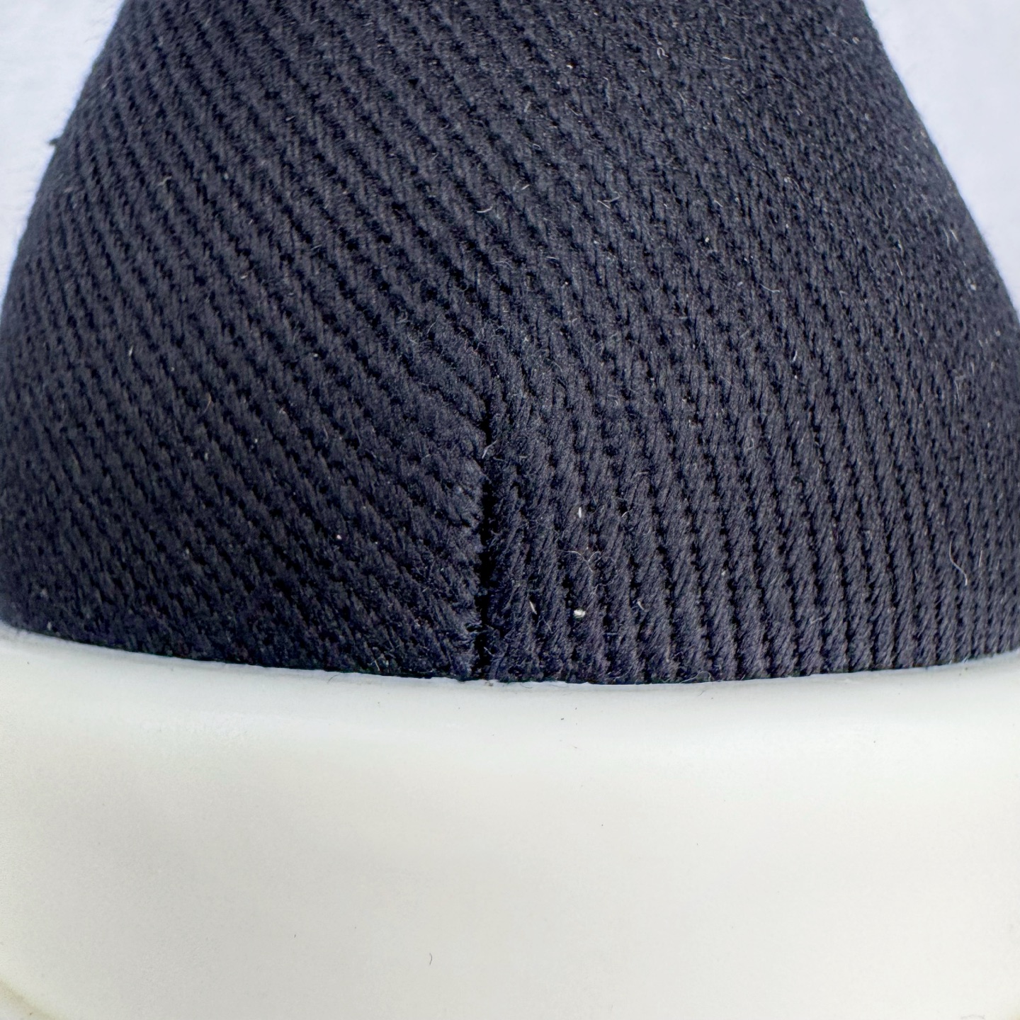 图片[21]-＃DG纯原 Rick Owens Drkshdw 瑞克·欧文斯低帮牛仔布时尚运动板鞋 黑色 二级市场已经7K以上 平台客户随意卖四位数 RO广东原厂出品 纯原天花板 原版一比一复刻 冲正绝不翻车 还原度达到百分之98以上 原楦开发纸版版型 ZP拆解原版1：1复模裁片纸版 力求做到0错位 这样才能达到和zp一致的鞋型味道 采用进口cnc数控机床开发对版独家tpu奶香大底 区别于市场所有版本 zp同源定制尼龙布 达到和zp一致手感 原厂进口细纹布 万邦订购原厂高弹粉红色海绵 内里搭配软质细腻羊皮 TPU高密度大底 软硬度透光度高已经测试和原版一致 尺码：36 37 38 39 40 41 42 43 44 45 46-选品中心