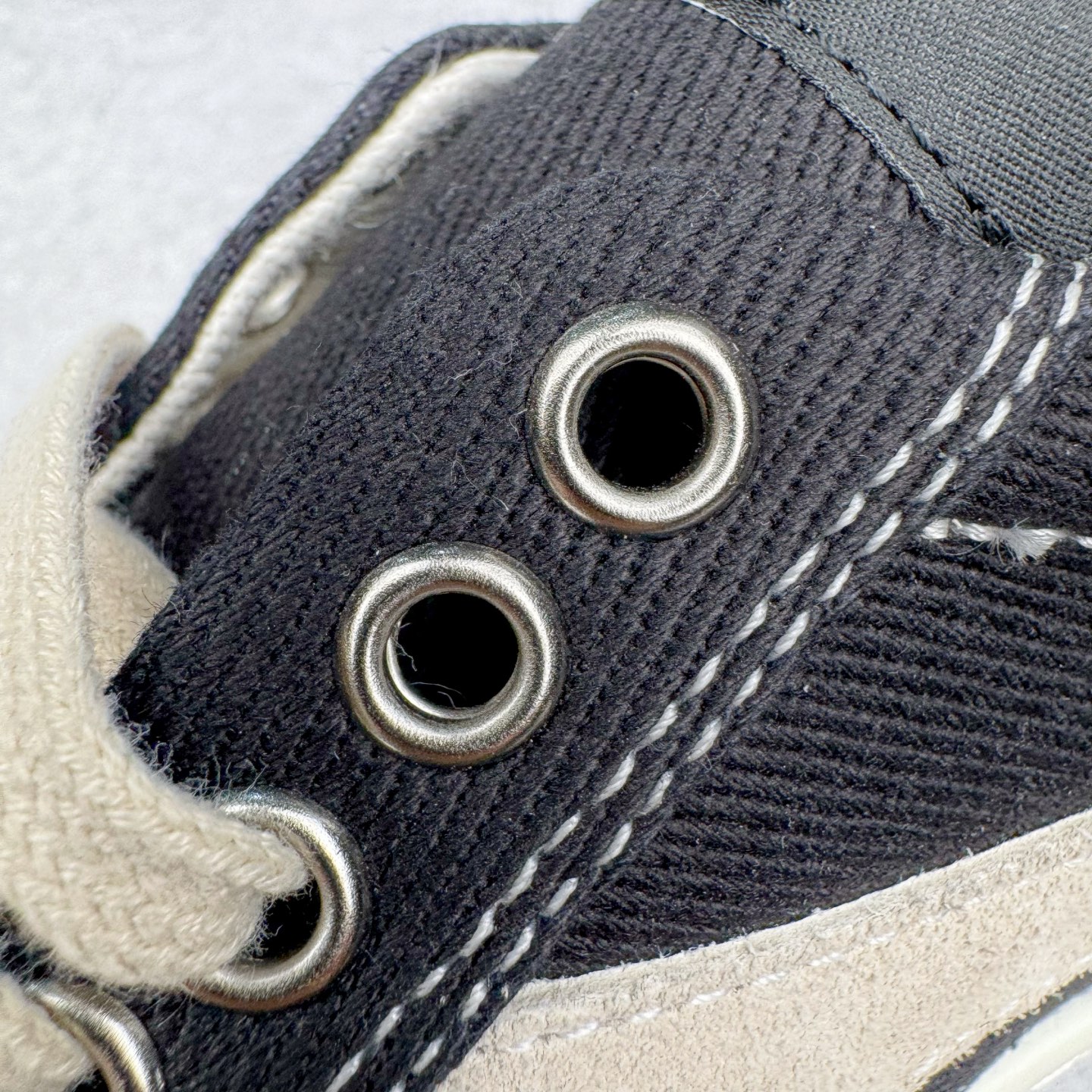 图片[14]-＃DG纯原 Rick Owens Drkshdw 瑞克·欧文斯低帮牛仔布时尚运动板鞋 黑色 二级市场已经7K以上 平台客户随意卖四位数 RO广东原厂出品 纯原天花板 原版一比一复刻 冲正绝不翻车 还原度达到百分之98以上 原楦开发纸版版型 ZP拆解原版1：1复模裁片纸版 力求做到0错位 这样才能达到和zp一致的鞋型味道 采用进口cnc数控机床开发对版独家tpu奶香大底 区别于市场所有版本 zp同源定制尼龙布 达到和zp一致手感 原厂进口细纹布 万邦订购原厂高弹粉红色海绵 内里搭配软质细腻羊皮 TPU高密度大底 软硬度透光度高已经测试和原版一致 尺码：36 37 38 39 40 41 42 43 44 45 46-选品中心