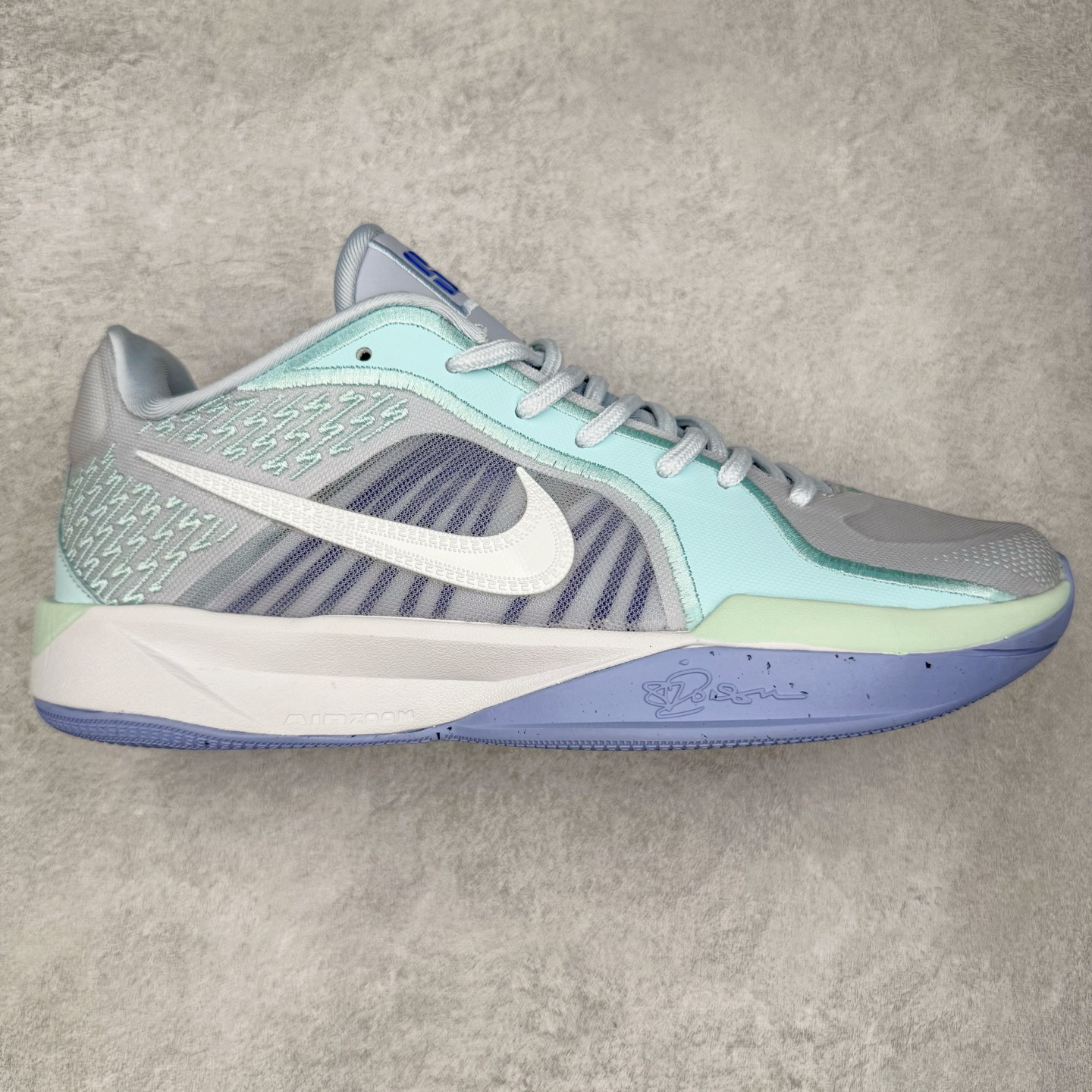 图片[4]-NK Sabrina 2 \’lonic\’ 萨布丽娜二代签名减震防滑低帮篮球鞋 FQ2174 灵感来自 lonescu 的罗马尼亚传统 在前掌和鞋眼处采用特殊图案 向传统的罗马尼亚艺术和建筑致敬 它配备了全掌 NK React 缓震系统 并在前脚掌处配备了 Zoom Air 气垫 大胆的任何人任何地方 信息嵌入中底 象征着 lonescu的竞争精神以及她相信梦想家可以来自任何地方 该鞋还包括带锁定中足束带系统 以帮助固定脚部 Sabrina 1 的这款产品采用光子粉尘、无烟煤色、紫红色梦幻、浅烟灰色和浅骨色配色方案 尺码：36 36.5 37.5 38 38.5 39 40 40.5 41 42 42.5 43 44 44.5 45 46-选品中心