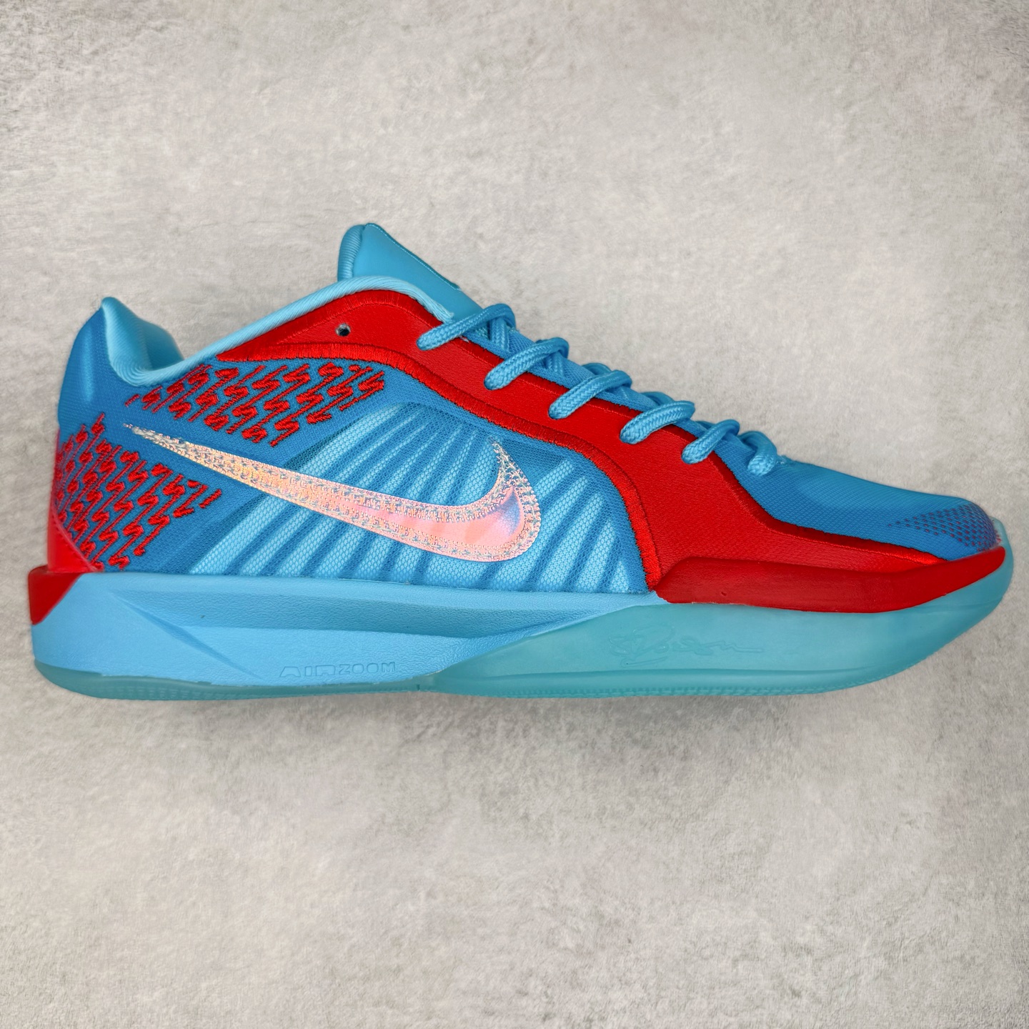 图片[2]-NK Sabrina 2 \’lonic\’ 萨布丽娜二代签名减震防滑低帮篮球鞋 FQ2174 灵感来自 lonescu 的罗马尼亚传统 在前掌和鞋眼处采用特殊图案 向传统的罗马尼亚艺术和建筑致敬 它配备了全掌 NK React 缓震系统 并在前脚掌处配备了 Zoom Air 气垫 大胆的任何人任何地方 信息嵌入中底 象征着 lonescu的竞争精神以及她相信梦想家可以来自任何地方 该鞋还包括带锁定中足束带系统 以帮助固定脚部 Sabrina 1 的这款产品采用光子粉尘、无烟煤色、紫红色梦幻、浅烟灰色和浅骨色配色方案 尺码：36 36.5 37.5 38 38.5 39 40 40.5 41 42 42.5 43 44 44.5 45 46-选品中心