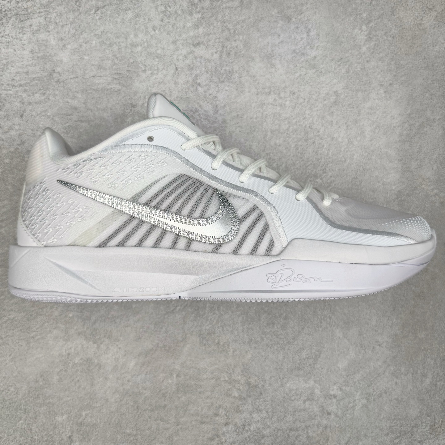 图片[6]-NK Sabrina 2 \’lonic\’ 萨布丽娜二代签名减震防滑低帮篮球鞋 FQ2174 灵感来自 lonescu 的罗马尼亚传统 在前掌和鞋眼处采用特殊图案 向传统的罗马尼亚艺术和建筑致敬 它配备了全掌 NK React 缓震系统 并在前脚掌处配备了 Zoom Air 气垫 大胆的任何人任何地方 信息嵌入中底 象征着 lonescu的竞争精神以及她相信梦想家可以来自任何地方 该鞋还包括带锁定中足束带系统 以帮助固定脚部 Sabrina 1 的这款产品采用光子粉尘、无烟煤色、紫红色梦幻、浅烟灰色和浅骨色配色方案 尺码：36 36.5 37.5 38 38.5 39 40 40.5 41 42 42.5 43 44 44.5 45 46-选品中心