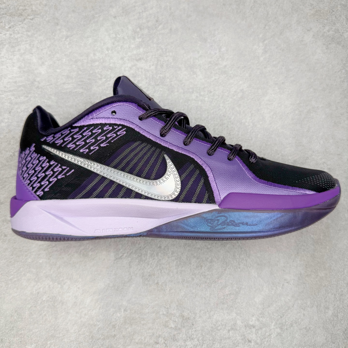 图片[5]-NK Sabrina 2 \’lonic\’ 萨布丽娜二代签名减震防滑低帮篮球鞋 FQ2174 灵感来自 lonescu 的罗马尼亚传统 在前掌和鞋眼处采用特殊图案 向传统的罗马尼亚艺术和建筑致敬 它配备了全掌 NK React 缓震系统 并在前脚掌处配备了 Zoom Air 气垫 大胆的任何人任何地方 信息嵌入中底 象征着 lonescu的竞争精神以及她相信梦想家可以来自任何地方 该鞋还包括带锁定中足束带系统 以帮助固定脚部 Sabrina 1 的这款产品采用光子粉尘、无烟煤色、紫红色梦幻、浅烟灰色和浅骨色配色方案 尺码：36 36.5 37.5 38 38.5 39 40 40.5 41 42 42.5 43 44 44.5 45 46-选品中心