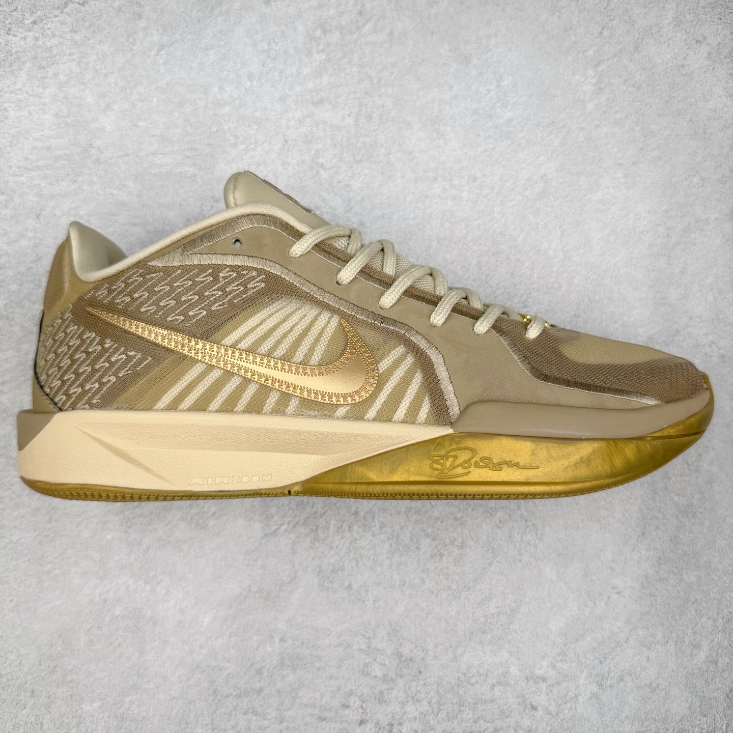 图片[5]-NK Sabrina 2 \’lonic\’ 萨布丽娜二代签名减震防滑低帮篮球鞋 FQ2174 灵感来自 lonescu 的罗马尼亚传统 在前掌和鞋眼处采用特殊图案 向传统的罗马尼亚艺术和建筑致敬 它配备了全掌 NK React 缓震系统 并在前脚掌处配备了 Zoom Air 气垫 大胆的任何人任何地方 信息嵌入中底 象征着 lonescu的竞争精神以及她相信梦想家可以来自任何地方 该鞋还包括带锁定中足束带系统 以帮助固定脚部 Sabrina 1 的这款产品采用光子粉尘、无烟煤色、紫红色梦幻、浅烟灰色和浅骨色配色方案 尺码：36 36.5 37.5 38 38.5 39 40 40.5 41 42 42.5 43 44 44.5 45 46-选品中心