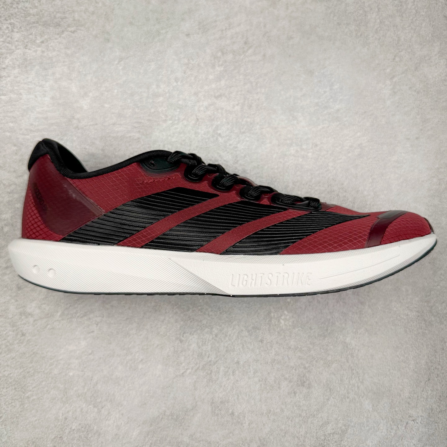 AD Adizero BK 夏季透气网眼竞速跑鞋 JP6582 融合Lightstrike和Lightstrike Pro技术 采用乙烯/乙酸乙烯酯(EVA)材质 打造舒适中底 含ENERGYROD能量碳柱 旨在为步伐添活力 尺码：36 36.5 37 38 38.5 39 40 40.5 41 42 42.5 43 44 44.5 45-选品中心