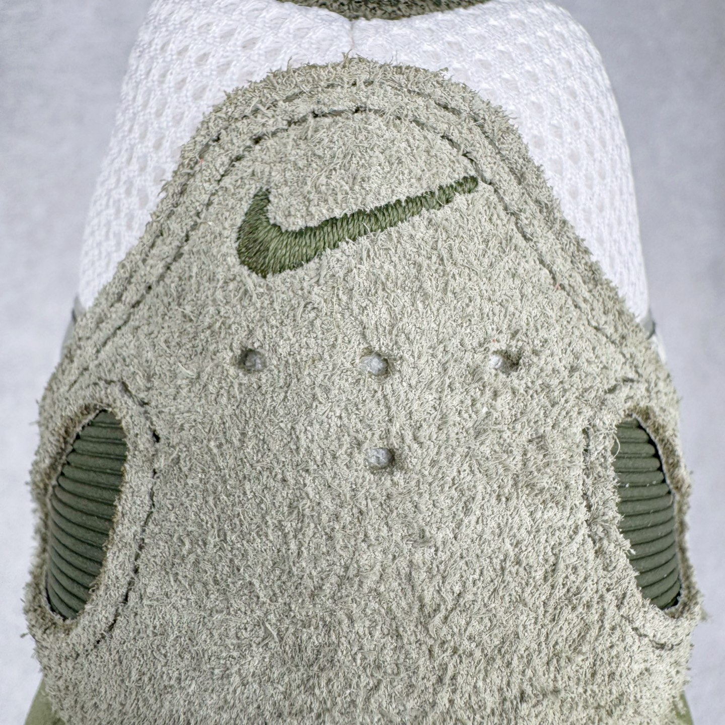 图片[10]-＃CS纯原 NK P-6000 系列低帮复古老爹风休闲运动舒适慢跑鞋 IH0246-320 购入原鞋原装纸板楦头开发 独家私模四层组合大底 市场唯一正确版本 良心定价 新配色陆续出货 进口三文治网面 融合 Pegasus 过往运动鞋设计 助力 21 世纪早期跑步运动跃升时尚新高度 采用透气网眼布、运动风格线条和耐穿覆面 兼具吸睛外观和舒适感受 中底泡绵以田径赛道为灵感 打造厚实设计 缔造出众缓震性能 尺码：36 36.5 37.5 38 38.5 39 40 40.5 41 42 42.5 43 44 44.5 45-选品中心