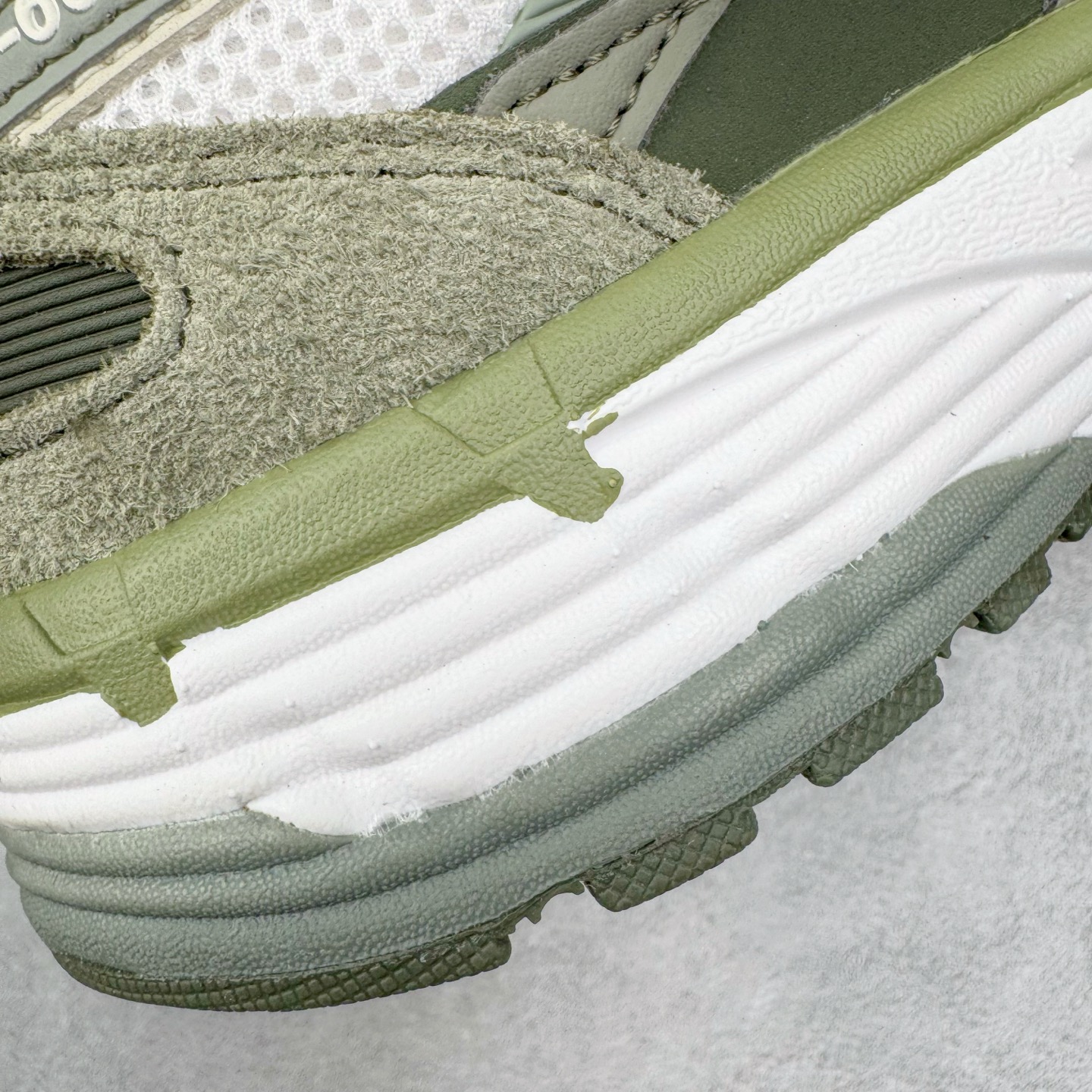 图片[14]-＃CS纯原 NK P-6000 系列低帮复古老爹风休闲运动舒适慢跑鞋 IH0246-320 购入原鞋原装纸板楦头开发 独家私模四层组合大底 市场唯一正确版本 良心定价 新配色陆续出货 进口三文治网面 融合 Pegasus 过往运动鞋设计 助力 21 世纪早期跑步运动跃升时尚新高度 采用透气网眼布、运动风格线条和耐穿覆面 兼具吸睛外观和舒适感受 中底泡绵以田径赛道为灵感 打造厚实设计 缔造出众缓震性能 尺码：36 36.5 37.5 38 38.5 39 40 40.5 41 42 42.5 43 44 44.5 45-选品中心