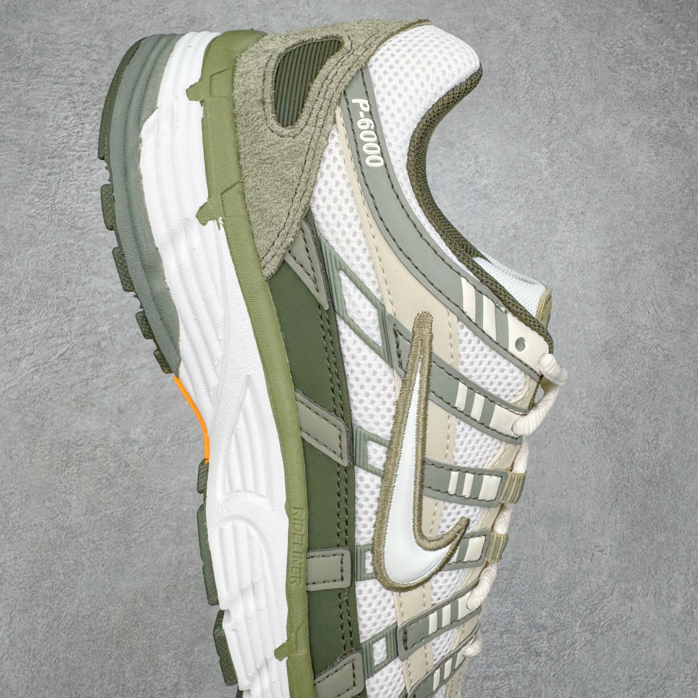 图片[6]-＃CS纯原 NK P-6000 系列低帮复古老爹风休闲运动舒适慢跑鞋 IH0246-320 购入原鞋原装纸板楦头开发 独家私模四层组合大底 市场唯一正确版本 良心定价 新配色陆续出货 进口三文治网面 融合 Pegasus 过往运动鞋设计 助力 21 世纪早期跑步运动跃升时尚新高度 采用透气网眼布、运动风格线条和耐穿覆面 兼具吸睛外观和舒适感受 中底泡绵以田径赛道为灵感 打造厚实设计 缔造出众缓震性能 尺码：36 36.5 37.5 38 38.5 39 40 40.5 41 42 42.5 43 44 44.5 45-选品中心