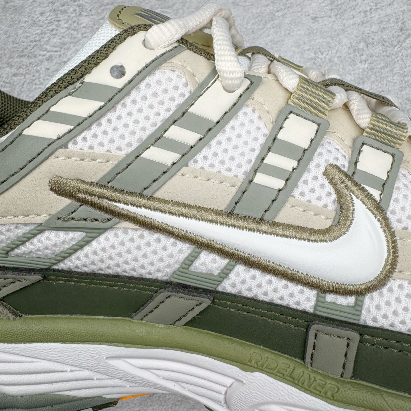 图片[16]-＃CS纯原 NK P-6000 系列低帮复古老爹风休闲运动舒适慢跑鞋 IH0246-320 购入原鞋原装纸板楦头开发 独家私模四层组合大底 市场唯一正确版本 良心定价 新配色陆续出货 进口三文治网面 融合 Pegasus 过往运动鞋设计 助力 21 世纪早期跑步运动跃升时尚新高度 采用透气网眼布、运动风格线条和耐穿覆面 兼具吸睛外观和舒适感受 中底泡绵以田径赛道为灵感 打造厚实设计 缔造出众缓震性能 尺码：36 36.5 37.5 38 38.5 39 40 40.5 41 42 42.5 43 44 44.5 45-选品中心