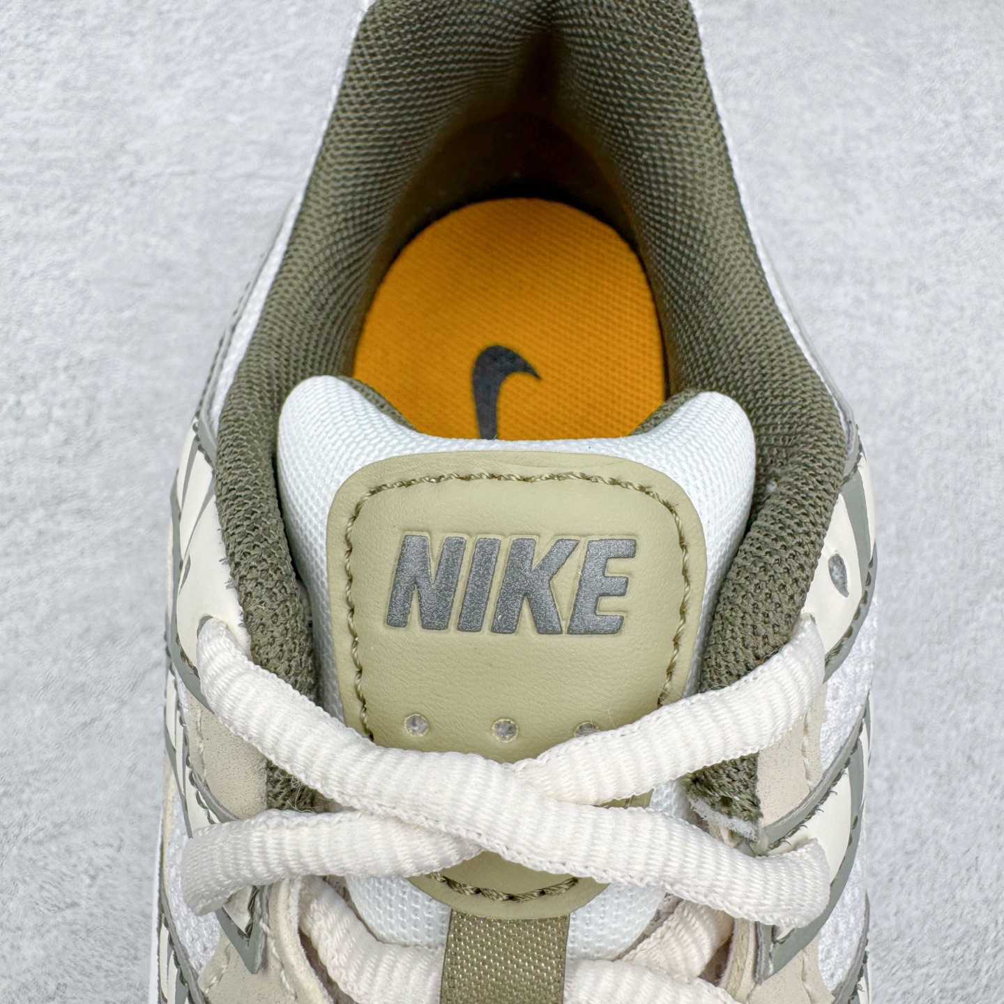 图片[18]-＃CS纯原 NK P-6000 系列低帮复古老爹风休闲运动舒适慢跑鞋 IH0246-320 购入原鞋原装纸板楦头开发 独家私模四层组合大底 市场唯一正确版本 良心定价 新配色陆续出货 进口三文治网面 融合 Pegasus 过往运动鞋设计 助力 21 世纪早期跑步运动跃升时尚新高度 采用透气网眼布、运动风格线条和耐穿覆面 兼具吸睛外观和舒适感受 中底泡绵以田径赛道为灵感 打造厚实设计 缔造出众缓震性能 尺码：36 36.5 37.5 38 38.5 39 40 40.5 41 42 42.5 43 44 44.5 45-选品中心