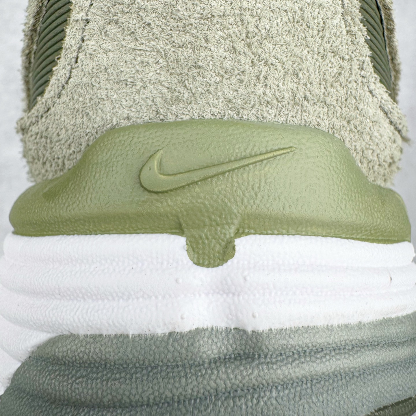 图片[11]-＃CS纯原 NK P-6000 系列低帮复古老爹风休闲运动舒适慢跑鞋 IH0246-320 购入原鞋原装纸板楦头开发 独家私模四层组合大底 市场唯一正确版本 良心定价 新配色陆续出货 进口三文治网面 融合 Pegasus 过往运动鞋设计 助力 21 世纪早期跑步运动跃升时尚新高度 采用透气网眼布、运动风格线条和耐穿覆面 兼具吸睛外观和舒适感受 中底泡绵以田径赛道为灵感 打造厚实设计 缔造出众缓震性能 尺码：36 36.5 37.5 38 38.5 39 40 40.5 41 42 42.5 43 44 44.5 45-选品中心