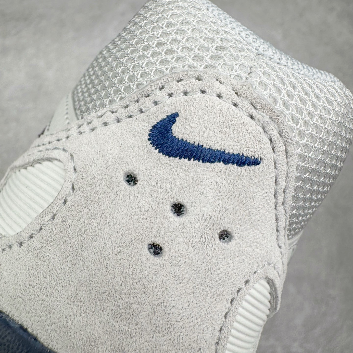 图片[13]-＃CS纯原 NK P-6000 系列低帮复古老爹风休闲运动舒适慢跑鞋 IB3081-001 购入原鞋原装纸板楦头开发 独家私模四层组合大底 市场唯一正确版本 良心定价 新配色陆续出货 进口三文治网面 融合 Pegasus 过往运动鞋设计 助力 21 世纪早期跑步运动跃升时尚新高度 采用透气网眼布、运动风格线条和耐穿覆面 兼具吸睛外观和舒适感受 中底泡绵以田径赛道为灵感 打造厚实设计 缔造出众缓震性能 尺码：36 36.5 37.5 38 38.5 39 40 40.5 41 42 42.5 43 44 44.5 45-选品中心