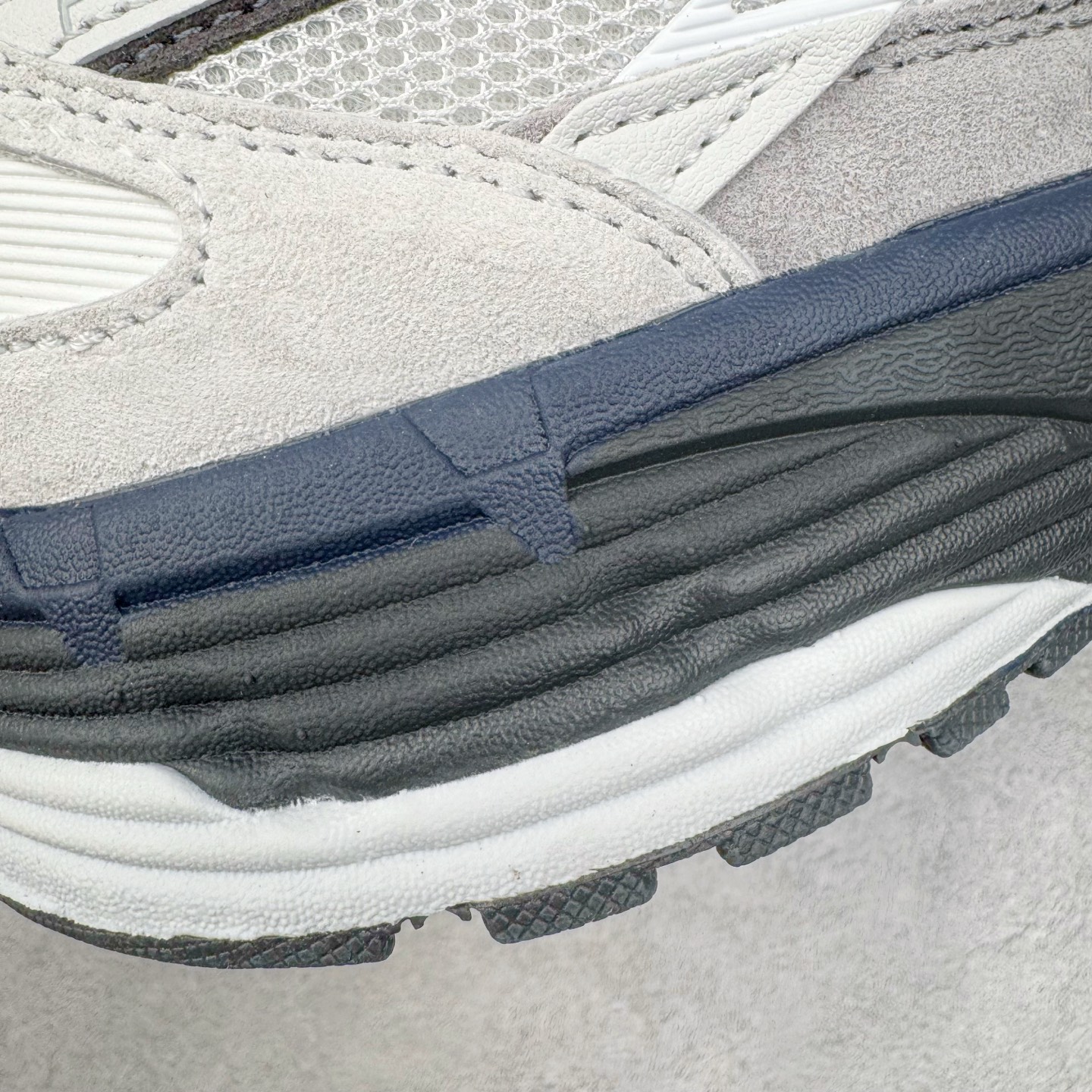 图片[18]-＃CS纯原 NK P-6000 系列低帮复古老爹风休闲运动舒适慢跑鞋 IB3081-001 购入原鞋原装纸板楦头开发 独家私模四层组合大底 市场唯一正确版本 良心定价 新配色陆续出货 进口三文治网面 融合 Pegasus 过往运动鞋设计 助力 21 世纪早期跑步运动跃升时尚新高度 采用透气网眼布、运动风格线条和耐穿覆面 兼具吸睛外观和舒适感受 中底泡绵以田径赛道为灵感 打造厚实设计 缔造出众缓震性能 尺码：36 36.5 37.5 38 38.5 39 40 40.5 41 42 42.5 43 44 44.5 45-选品中心