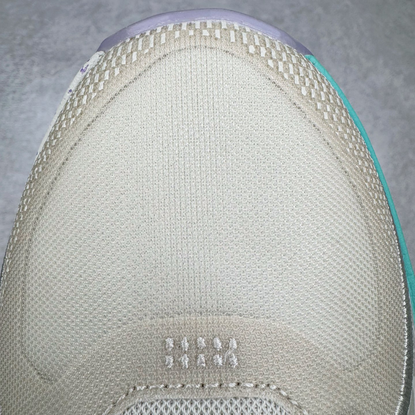 图片[14]-＃Max/灭世 NK Sabrina 2 萨布丽娜二代签名减震防滑低帮篮球鞋 Titan联名 HQ1846-001 革新登场🌪🔝颠覆革新出货‼️缓震配置独家革新！实战属性直接拉满👊🏻实战天花板上限再度提升！实战亲测-性能体验吊打国产同价位鞋款 ⚫️前掌扇形zoom➕增配中足抗扭片➕增配后掌马蹄ZOOM气垫（正品仅配置前掌扇形zoom） 完美解决 正品抗扭不足问题 ⚫️采用科比5代鞋楦以及龙骨数据打造！前后落差仅6mm！小科5实至名归！ ⚫️鞋身➕鞋头增配高频补强层，提升鞋头以及脚踝支撑性 ⚫️鞋垫采用高弹缓震垫材质-磨合一场直接贴合脚型☑️ ⚫️外底加厚2mm，升级止滑配方，磨合一次，抓地原地起飞 后卫旗舰有且只在灭世纯原（支持市场任意货品正面PK） 真材实料，肉眼可见！革新升级绝非空穴来风！灭世纯原内外兼修，用态度诠释最强实战货品👊🏻 尺码：39-46（尺码建议：标准亚洲楦 无需大半码）-选品中心