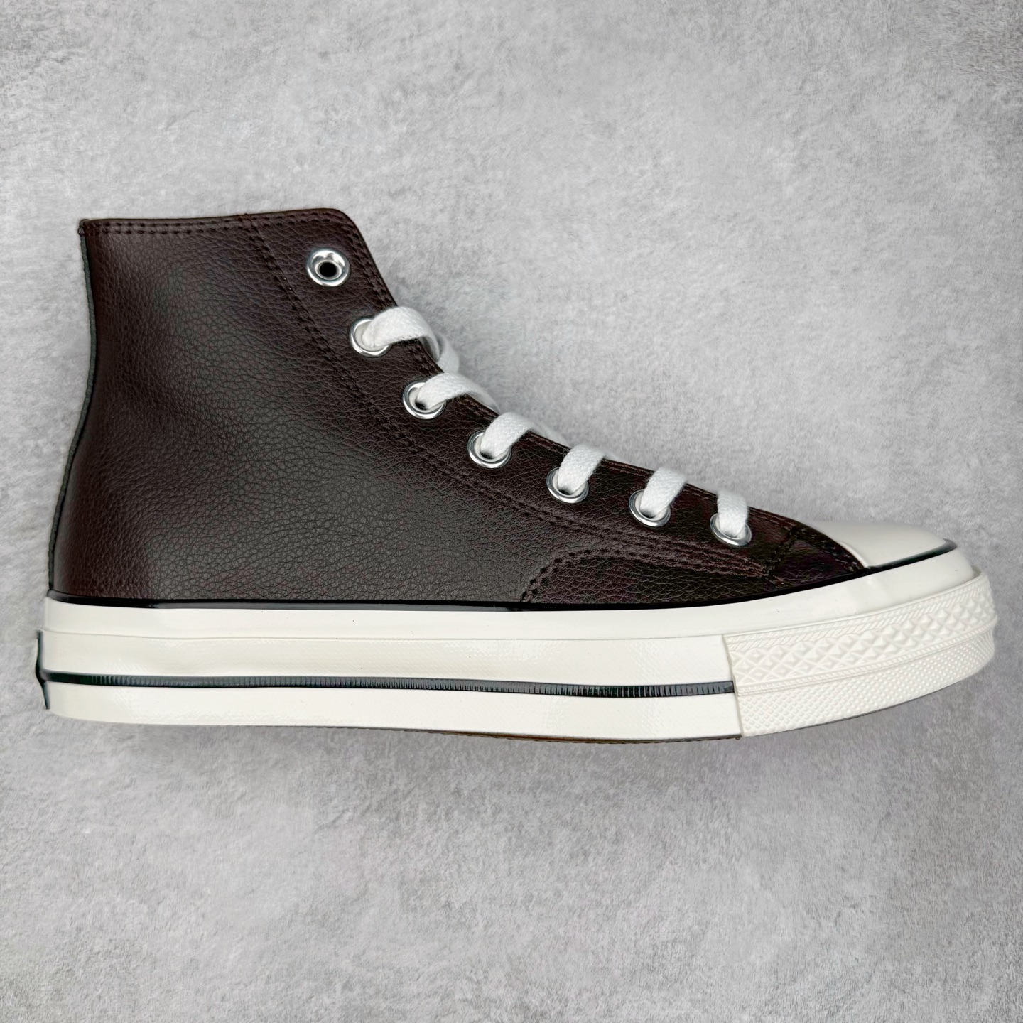 Converse Chuck 1970s 纯色皮面 经典70s鞋型 鞋面和Logo标均采用荔枝纹皮面材质 质感拉满 货号:A09479C 复古灰 货号:A10154C 棕咖色 尺码:35-44(36.5 37.5 39.5 41.5 42.5)-选品中心
