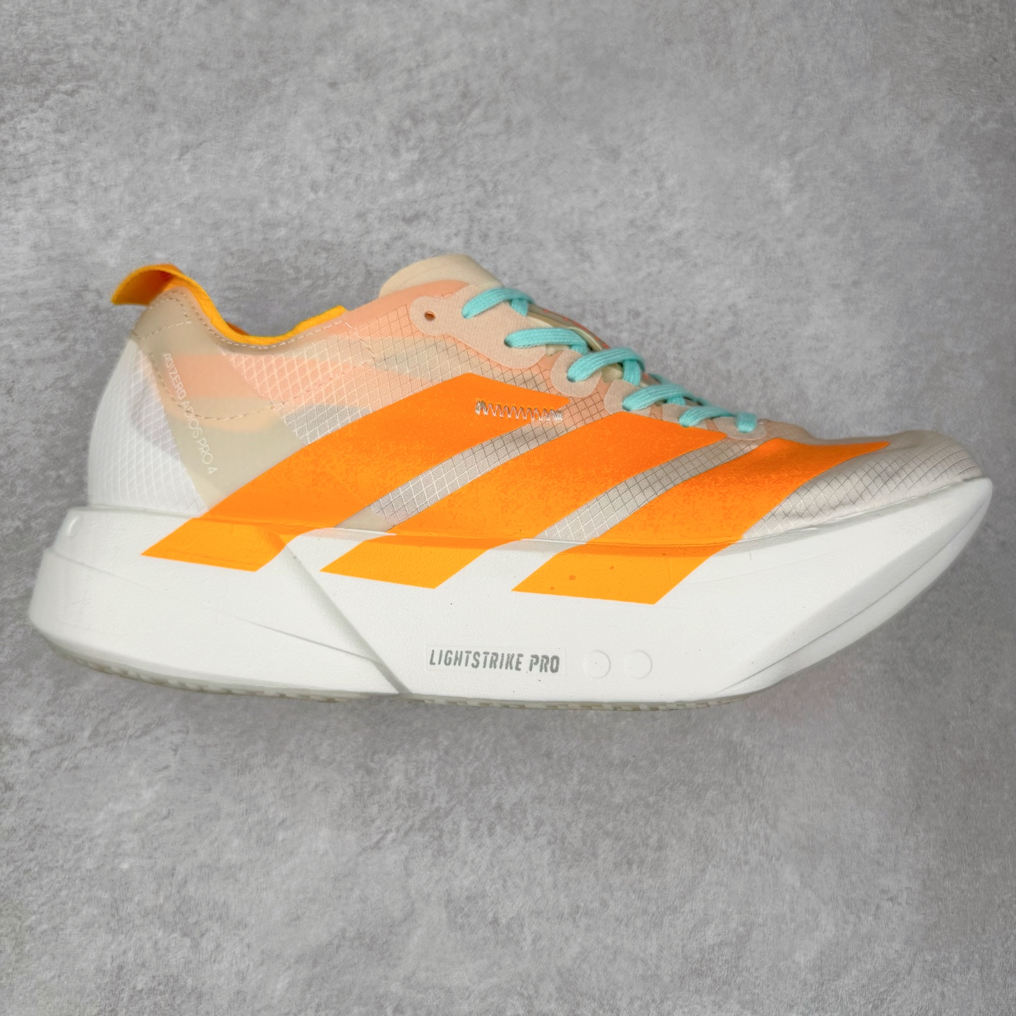 AD Adizero Adios Pro 4 马拉松竞速专业跑鞋 JR1241 CELERMESH针织网面非常轻薄 纤维间的缝隙很大 可以保证跑步时的透气、排汗效果 鞋舌直接与两侧的内衬和鞋底连接在一起 在跑步过程中不会被鞋舌的左右移动所困扰 在标准鞋带孔的基础上再拓宽一组鞋带孔 适合不同脚型的需求 突破性 EnergyRods 技术，有助于跑者实现更好的成绩 中底独特的LIGHTSTRIKE PRO泡棉材质 微弹感觉在跑步过程中给予了良好的支撑体验 对于顶级精英和高水平进阶跑者来说 ADIOS PRO是一双值得信赖的竞速比赛用鞋 尺码：36 36.5 37.5 38 38.5 39 40 40.5 41 42 42.5 43 44 44.5 45-选品中心