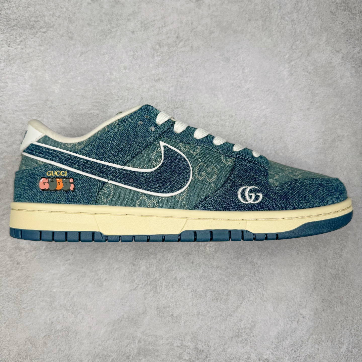 NK Dunk Low 定制配色 SC0601-454 大厂出品 极力推荐 原装头层材料 独家版型蒸餾加工帶來的是更好的视觉和脚感体验大厂纯原品质出货 清洁度 电绣工艺 皮料切割干净无任何毛边 细节完美 实拍调校N版已经零色差零失真 百分百还原实物色彩所见即所得 不存在货不对板色差等低级问题 选购参考实物拍摄 不混卖不参货 只用心做好货严格选品 承诺混一赔十 尺码：36 36.5 37.5 38 38.5 39 40 40.5 41 42 42.5 43 44 44.5 45-选品中心