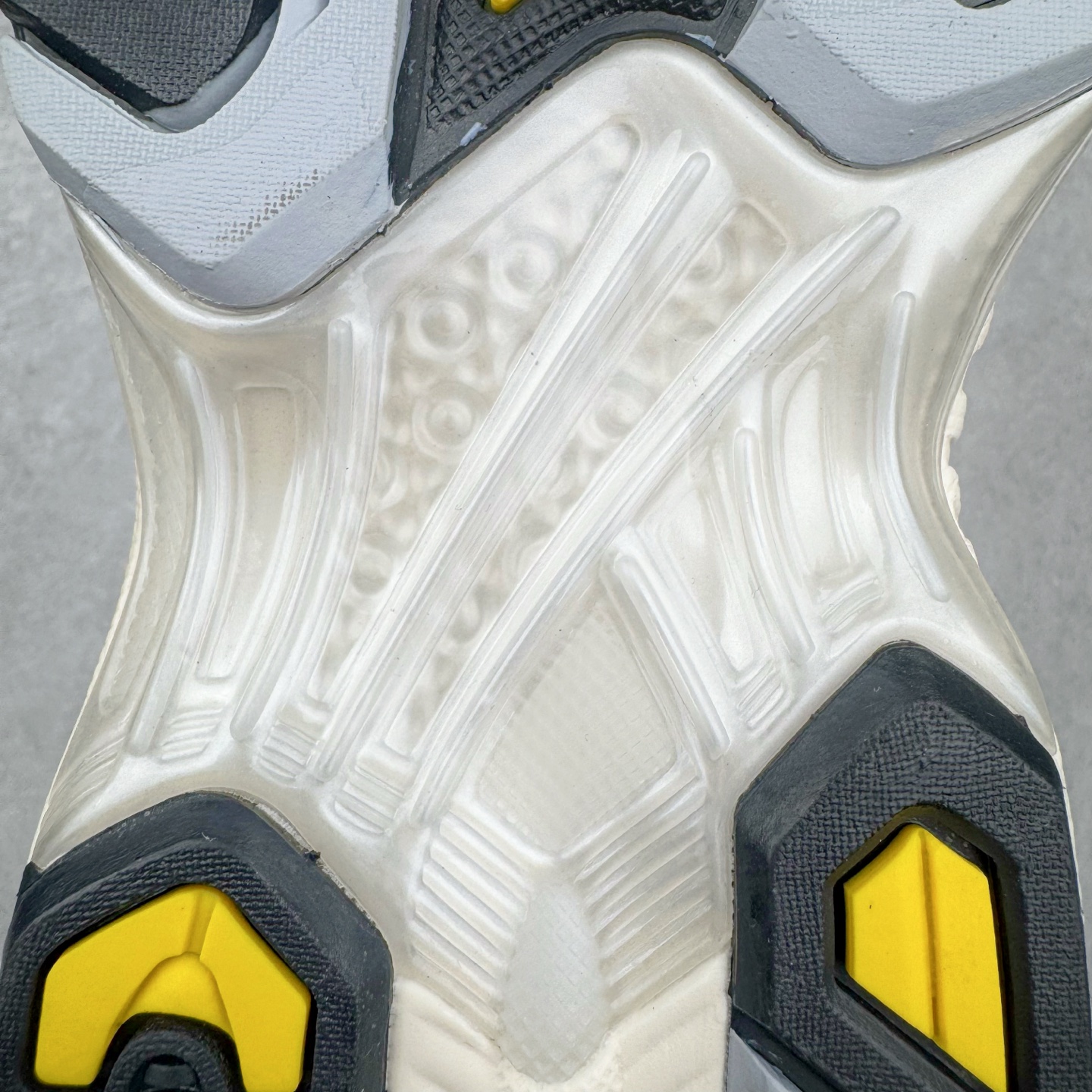 图片[20]-＃ZC总裁 Asics Gel-Kayano K14 亚瑟士系列复古舒适织物合成革减震防滑耐磨低帮休闲跑步鞋 市场顶级版本 原装纸板楦头开发 独家私模五层组合大底 原厂定制缓震硅胶加持 原盒原配 官方四联吊牌 一比一同步原鞋工艺和用料 鞋面原厂“三明治”多层网布 区别其他同价版本 鞋垫采用原厂OrthoLite欧索莱材质 非普通海玻璃鞋垫 后跟一样采用了GEL缓震胶 整体系列设计非常的科技感 锻炼跑步的同时让你一样时尚百搭 尺码：36 37 37.5 38 39 39.5 40 40.5 41.5 42 42.5 43.5 44 44.5 45 46-选品中心