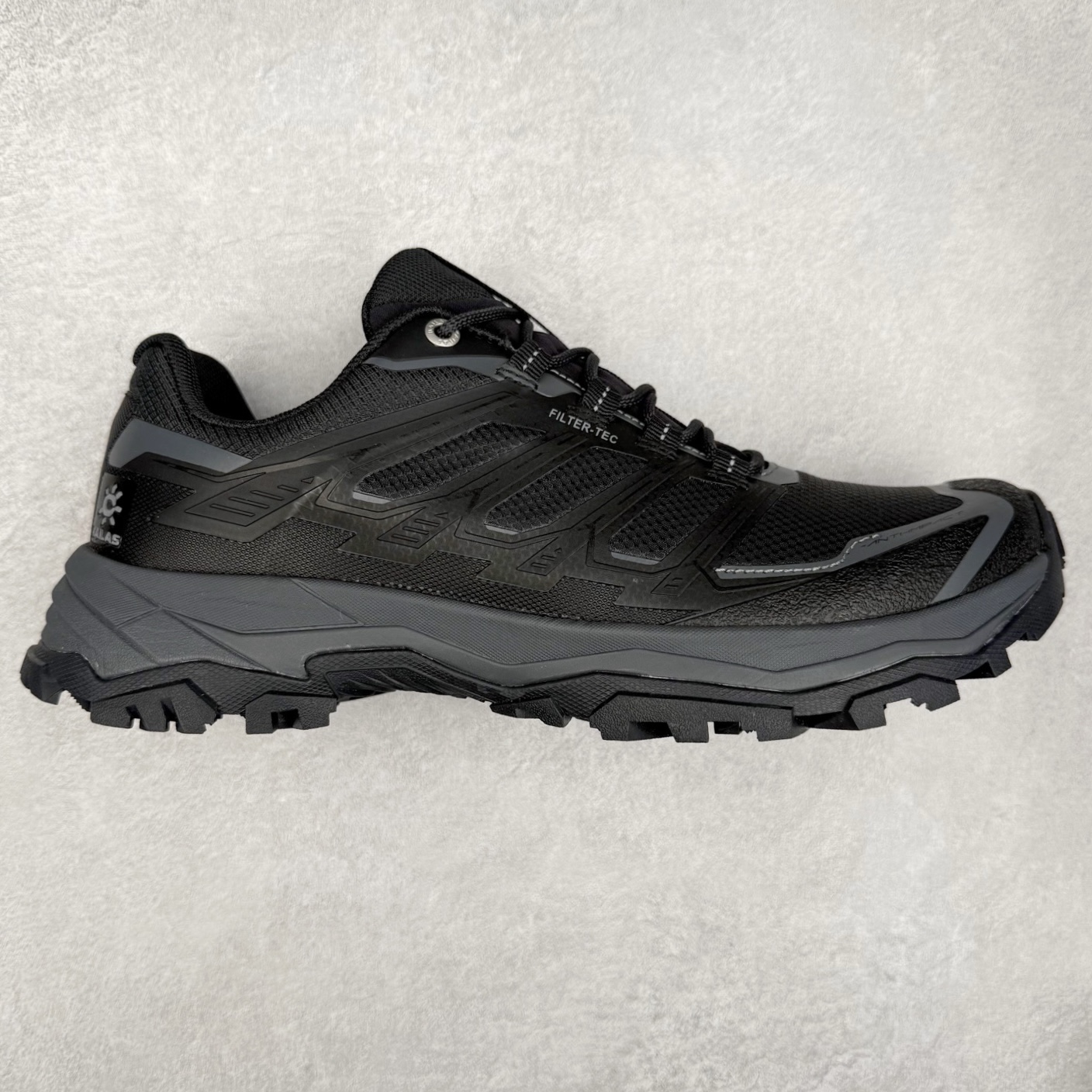 ＃HP KAILAS 凯乐石远征5代 FLT 舒适简约经典登山 防滑耐磨防水低帮徒步鞋 KAILAS凯乐石品牌是全球三大全系攀登品牌之一，于2003年创立于中国广州，致力于为有攀登梦想的户外运动员及爱好者，研发制造功能性专业装备，满足他们在极限环境下安全舒适的需求，凯乐石专注于科技面料的开发及专业功能设计，产品线覆盖登山、攀岩、徒步、越野跑山、露营、旅行等多项户外运动，通过运动员的测试反馈，不断进化迭代，产品荣获国内外大奖71座，发明专利21个，更突破性的自主研发攀登器械，打造出中国的攀登硬实力。实拍调校N版已经零色差零失真 百分百还原实物色彩所见即所得 不存在货不对板色差等低级问题 选购参考实物拍摄 不混卖不参货 只用心做好货严格选品 承诺混一赔十 尺码：36 36.5 37.5 38 38.5 39 40 40.5 41 42 42.5 43 44 44.5 45-选品中心