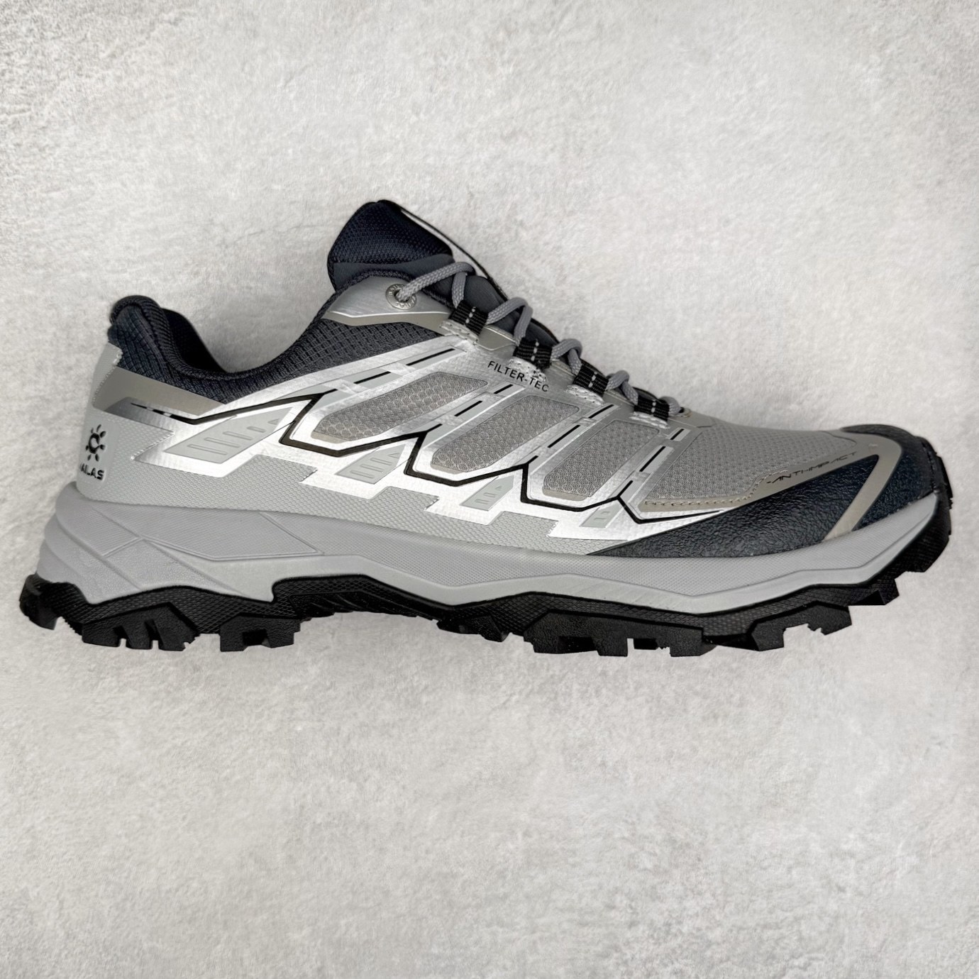 ＃HP KAILAS 凯乐石远征5代 FLT 舒适简约经典登山 防滑耐磨防水低帮徒步鞋 KAILAS凯乐石品牌是全球三大全系攀登品牌之一，于2003年创立于中国广州，致力于为有攀登梦想的户外运动员及爱好者，研发制造功能性专业装备，满足他们在极限环境下安全舒适的需求，凯乐石专注于科技面料的开发及专业功能设计，产品线覆盖登山、攀岩、徒步、越野跑山、露营、旅行等多项户外运动，通过运动员的测试反馈，不断进化迭代，产品荣获国内外大奖71座，发明专利21个，更突破性的自主研发攀登器械，打造出中国的攀登硬实力。实拍调校N版已经零色差零失真 百分百还原实物色彩所见即所得 不存在货不对板色差等低级问题 选购参考实物拍摄 不混卖不参货 只用心做好货严格选品 承诺混一赔十 尺码：36 36.5 37.5 38 38.5 39 40 40.5 41 42 42.5 43 44 44.5 45-选品中心