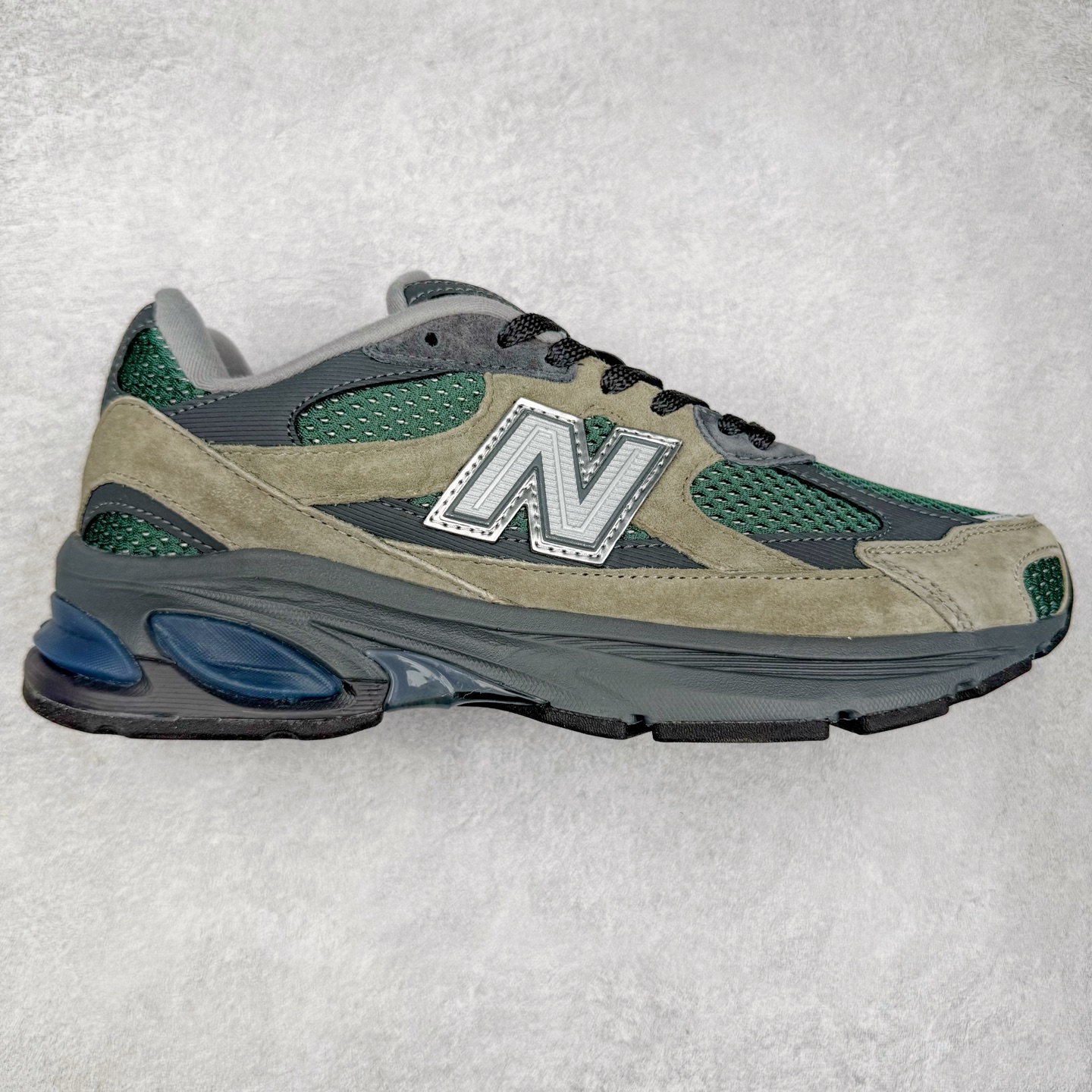 New Balance NB2010系列新百伦经典复古休闲运动板鞋 以ENCAP中底配以升级版 N-ERGY缓震物料 鞋面则采用特色的柔软麂皮搭以NewBalance经典的尼龙网布 低调中还原跑鞋本真 更年轻化的设计理念与材质 让新世代青年得以用全新视角体验经典鞋款的传奇魅力尺码：36 37 37.5 38 38.5 39.5 40 40.5 41.5 42 42.5 43 44 45-选品中心