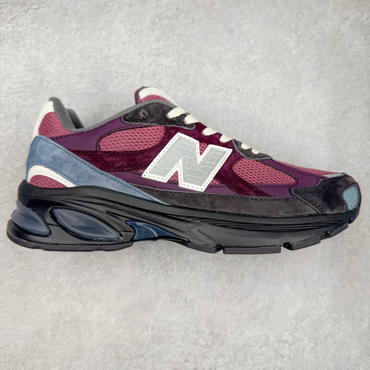 New Balance NB2010系列新百伦经典复古休闲运动板鞋 以ENCAP中底配以升级版 N-ERGY缓震物料 鞋面则采用特色的柔软麂皮搭以NewBalance经典的尼龙网布 低调中还原跑鞋本真 更年轻化的设计理念与材质 让新世代青年得以用全新视角体验经典鞋款的传奇魅力尺码：36 37 37.5 38 38.5 39.5 40 40.5 41.5 42 42.5 43 44 45-选品中心