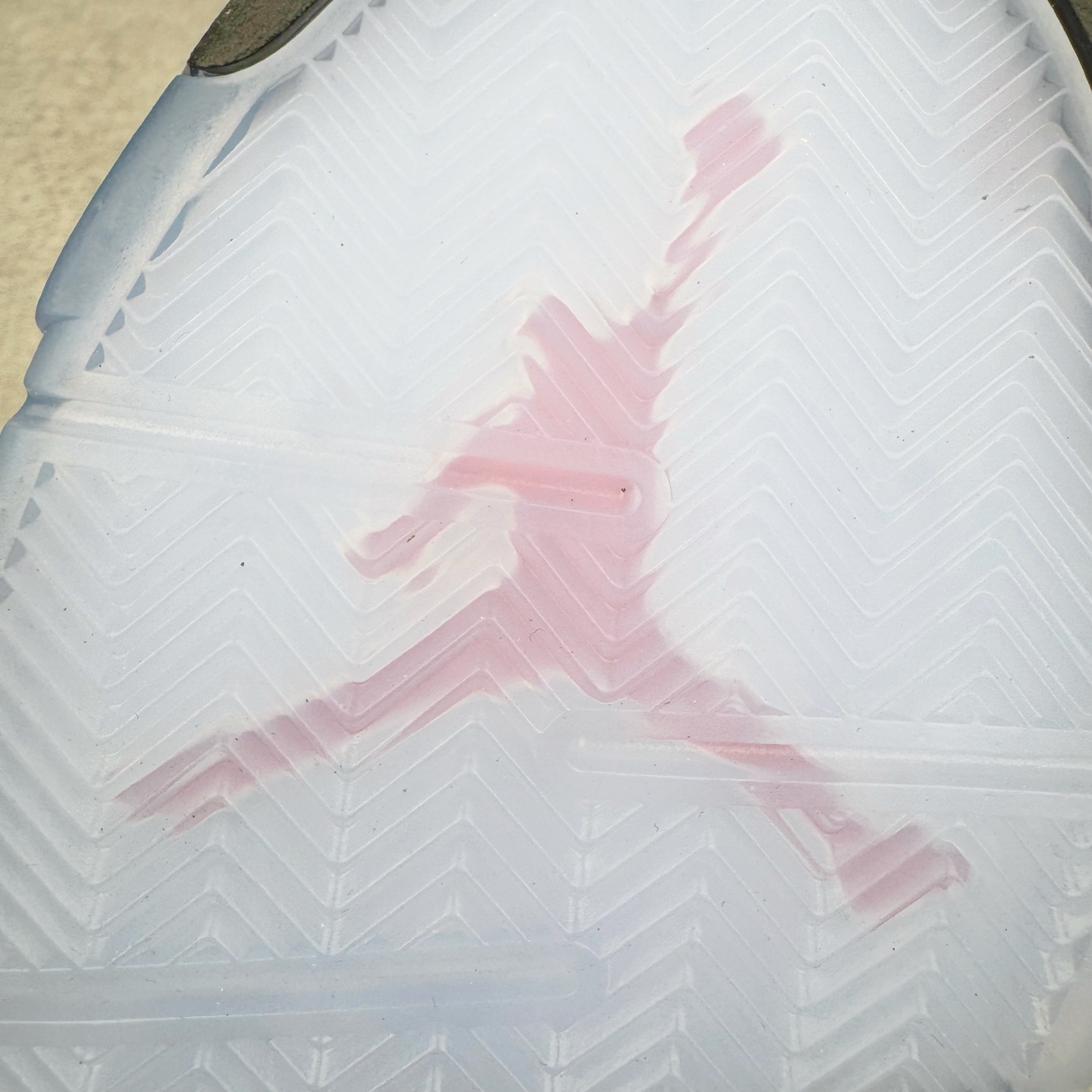 图片[21]-＃纯原 Air Jordan AJ5 OG 35周年 白粉黑HQ7978-102 SZ原厂全套原楦原纸板磨具开发 原厂皮料加持 原厂港宝加持定型后跟R度完美 同源原厂电绣 飞人针数密度立体效果一致 原厂拉帮手法 原厂配置纸衬高频鞋盒 原厂指令配双鞋带 原厂TPU网格鞋带扣 超高鞋面清洁度 最高QC检验标准 控制溢胶瑕疵 到手可放心比对发售原鞋 上脚百分百充正驾驭 尺码：40 40.5 41 42 42.5 43 44 44.5 45 46 47.5-选品中心