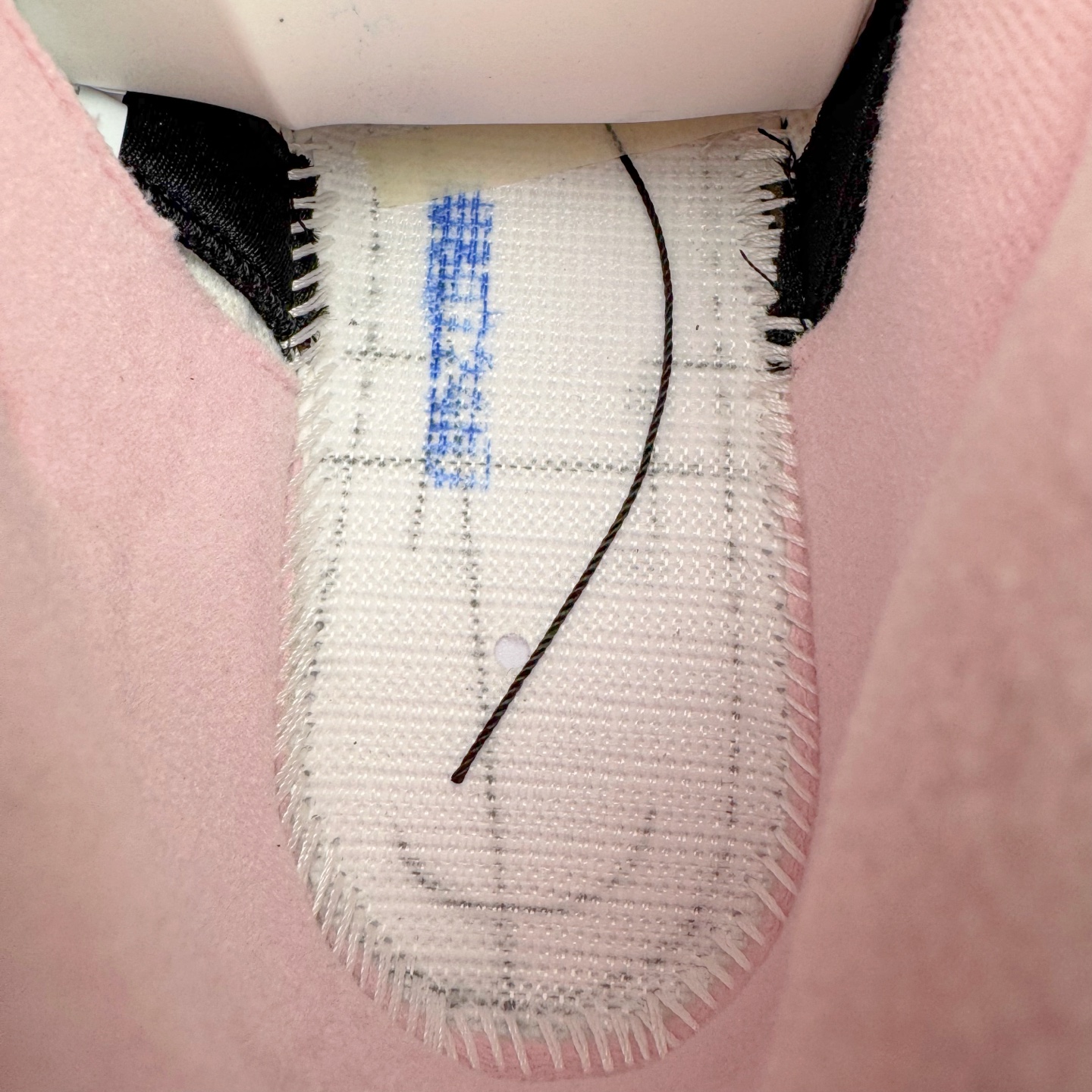 图片[23]-＃纯原 Air Jordan AJ5 OG 35周年 白粉黑HQ7978-102 SZ原厂全套原楦原纸板磨具开发 原厂皮料加持 原厂港宝加持定型后跟R度完美 同源原厂电绣 飞人针数密度立体效果一致 原厂拉帮手法 原厂配置纸衬高频鞋盒 原厂指令配双鞋带 原厂TPU网格鞋带扣 超高鞋面清洁度 最高QC检验标准 控制溢胶瑕疵 到手可放心比对发售原鞋 上脚百分百充正驾驭 尺码：40 40.5 41 42 42.5 43 44 44.5 45 46 47.5-选品中心