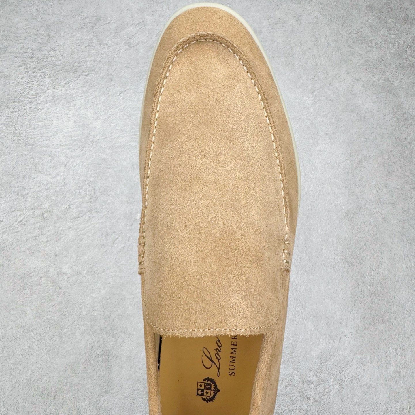 图片[4]-＃GD广顶 Loro Piana Tennis Walk Low 生活系列低帮复古百搭德训风休闲运动板鞋 意大利顶级奢侈品牌·诺悠翩雅 这款新款绒面革网球鞋采用超低帮设计 适合全年穿着 并具有防水性能 包边鞋底营造轻松迷人的色彩组合 将功能性与低调个性风格和谐融合 打造都市着装的理想鞋履选择 鞋跟处饰以Kummel色嵌片 柔软小牛皮鞋舌 压印LP徽标 棉质鞋带 材质：鞋面：牛剖层绒面革 鞋底：橡胶 衬里：牛皮革 尺码：37 38 39 40 41 42 43 44 45-选品中心