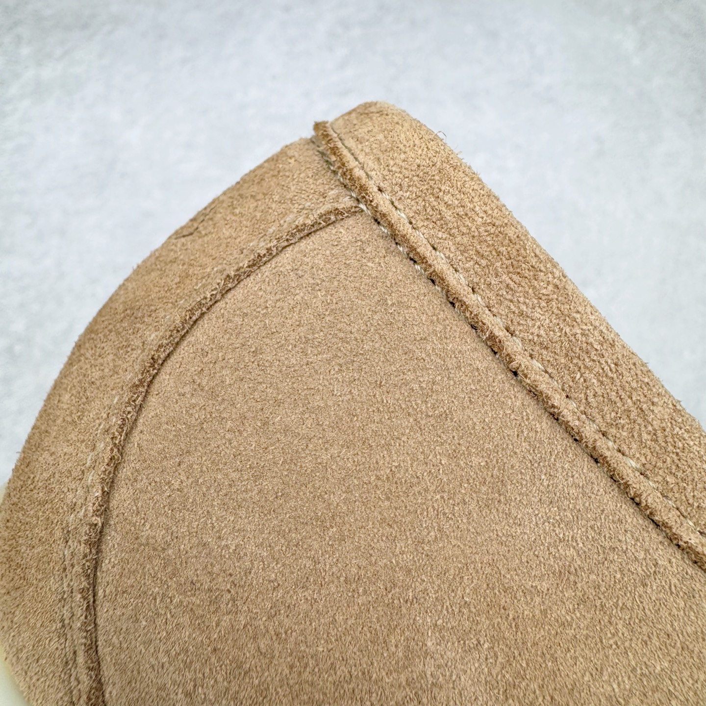 图片[15]-＃GD广顶 Loro Piana Tennis Walk Low 生活系列低帮复古百搭德训风休闲运动板鞋 意大利顶级奢侈品牌·诺悠翩雅 这款新款绒面革网球鞋采用超低帮设计 适合全年穿着 并具有防水性能 包边鞋底营造轻松迷人的色彩组合 将功能性与低调个性风格和谐融合 打造都市着装的理想鞋履选择 鞋跟处饰以Kummel色嵌片 柔软小牛皮鞋舌 压印LP徽标 棉质鞋带 材质：鞋面：牛剖层绒面革 鞋底：橡胶 衬里：牛皮革 尺码：37 38 39 40 41 42 43 44 45-选品中心