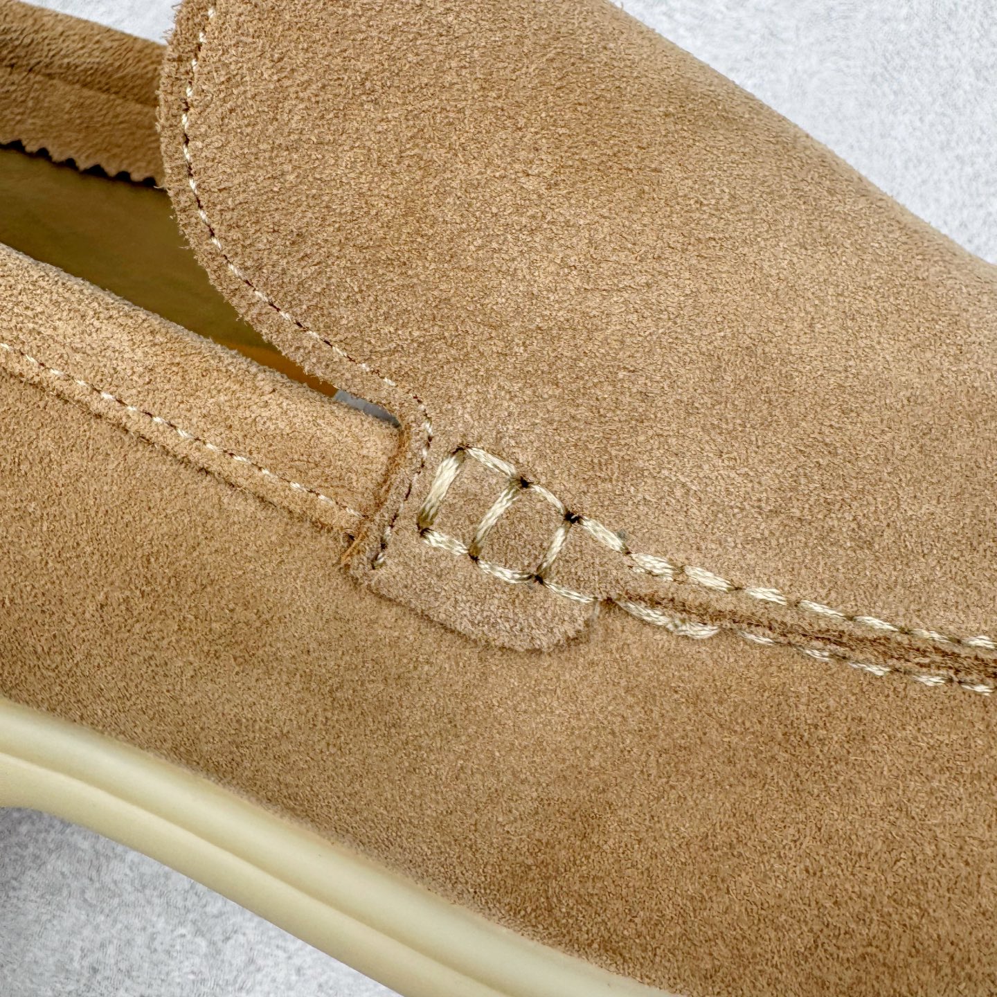 图片[16]-＃GD广顶 Loro Piana Tennis Walk Low 生活系列低帮复古百搭德训风休闲运动板鞋 意大利顶级奢侈品牌·诺悠翩雅 这款新款绒面革网球鞋采用超低帮设计 适合全年穿着 并具有防水性能 包边鞋底营造轻松迷人的色彩组合 将功能性与低调个性风格和谐融合 打造都市着装的理想鞋履选择 鞋跟处饰以Kummel色嵌片 柔软小牛皮鞋舌 压印LP徽标 棉质鞋带 材质：鞋面：牛剖层绒面革 鞋底：橡胶 衬里：牛皮革 尺码：37 38 39 40 41 42 43 44 45-选品中心