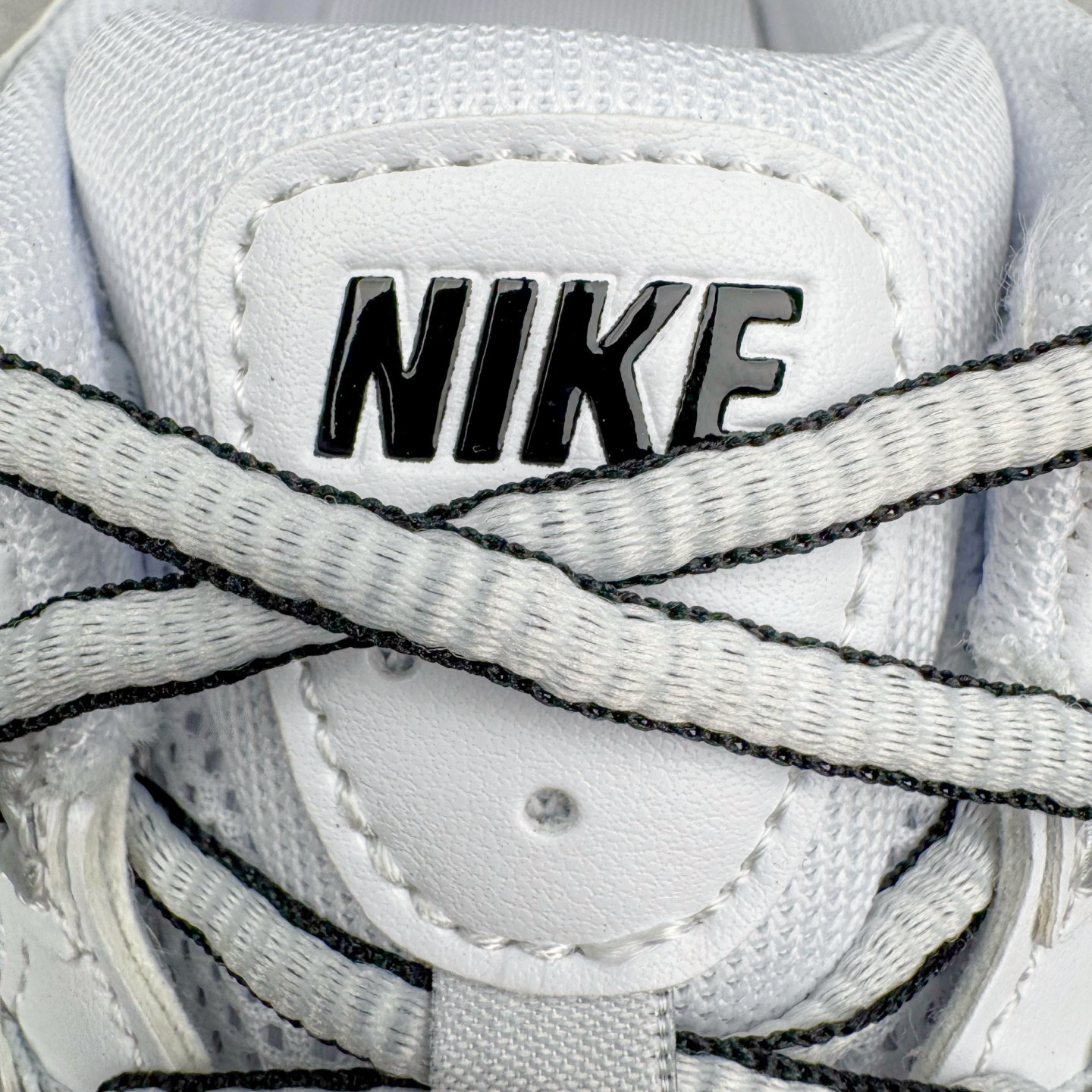 图片[14]-＃CS纯原 NK P-6000 系列低帮复古老爹风休闲运动舒适慢跑鞋 CD6404-107 购入原鞋原装纸板楦头开发 独家私模四层组合大底 市场唯一正确版本 良心定价 新配色陆续出货 进口三文治网面 融合 Pegasus 过往运动鞋设计 助力 21 世纪早期跑步运动跃升时尚新高度 采用透气网眼布、运动风格线条和耐穿覆面 兼具吸睛外观和舒适感受 中底泡绵以田径赛道为灵感 打造厚实设计 缔造出众缓震性能 尺码：36 36.5 37.5 38 38.5 39 40 40.5 41 42 42.5 43 44 44.5 45-选品中心