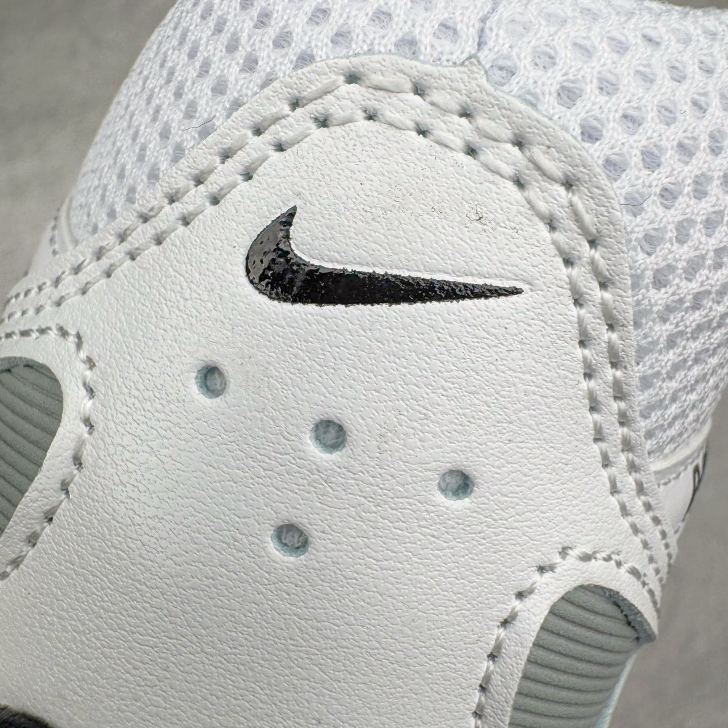 图片[17]-＃CS纯原 NK P-6000 系列低帮复古老爹风休闲运动舒适慢跑鞋 CD6404-107 购入原鞋原装纸板楦头开发 独家私模四层组合大底 市场唯一正确版本 良心定价 新配色陆续出货 进口三文治网面 融合 Pegasus 过往运动鞋设计 助力 21 世纪早期跑步运动跃升时尚新高度 采用透气网眼布、运动风格线条和耐穿覆面 兼具吸睛外观和舒适感受 中底泡绵以田径赛道为灵感 打造厚实设计 缔造出众缓震性能 尺码：36 36.5 37.5 38 38.5 39 40 40.5 41 42 42.5 43 44 44.5 45-选品中心