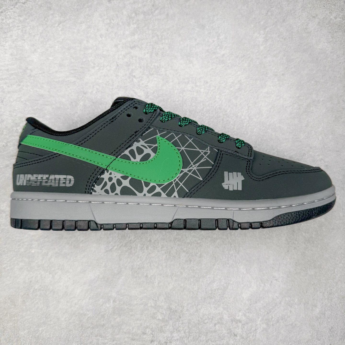 NK Dunk Low 定制配色 QW5836-019 大厂出品 极力推荐 原装头层材料 独家版型蒸餾加工帶來的是更好的视觉和脚感体验大厂纯原品质出货 清洁度 电绣工艺 皮料切割干净无任何毛边 细节完美 实拍调校N版已经零色差零失真 百分百还原实物色彩所见即所得 不存在货不对板色差等低级问题 选购参考实物拍摄 不混卖不参货 只用心做好货严格选品 承诺混一赔十 尺码：36 36.5 37.5 38 38.5 39 40 40.5 41 42 42.5 43 44 44.5 45-选品中心