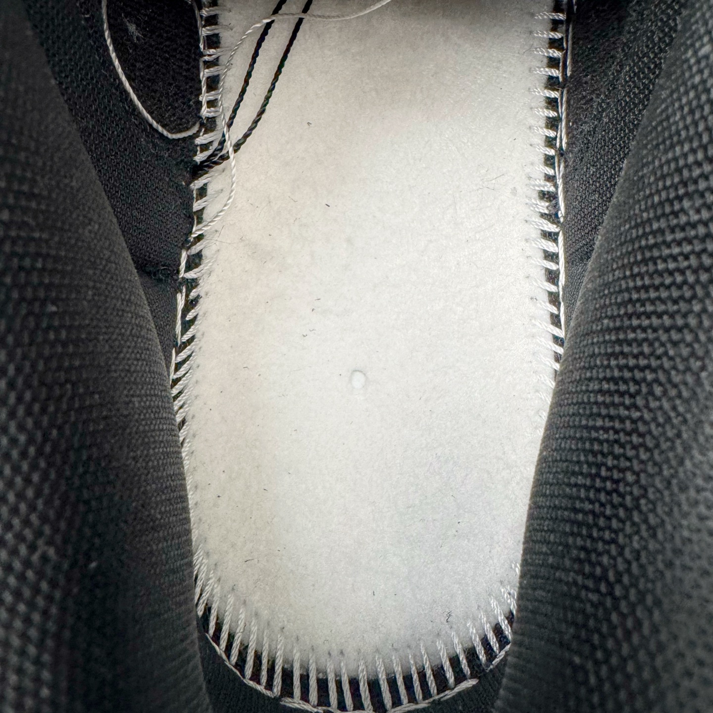 图片[10]-＃YC纯原 NK Dunk Low 黑武士 HF5441-100 经典鞋型以纯粹黑魂降临，大面积的深邃黑，是沉稳内敛的底蕴；凌厉的白色 Swoosh，是冲破界限的锋芒。「TIME」 字样分列鞋侧与后跟，打破单调，赋予绝对力量——这就是你的潮流坐标点。简约配色塑造百搭经典，独有印记宣告个性身份。定制系列天花板 无原鞋不开发 全系列得物原鞋一比一校对开发 配色持续更新中 终端对接 优势输出 全套原厂楦头原纸板数据档案倾力打造 原汁原味莞产 极致还原 圈内最强针车工艺 高端零售指定版 广东原厂配套原盒原标 鞋盒分三个尺码段 原厂冲刀 超高清洁度 全鞋零毛边皮料切割 采用原厂百宏鞋带以及原厂百宏织唛舌标 内标可供原厂几率过验 进口原装条纹中底布 四线拉帮白色点胶 原厂拉帮手法遵循公司 原厂电绣 极致还原 尺码：36 36.5 37.5 38 38.5 39 40 40.5 41 42 42.5 43 44 44.5 45 46-选品中心