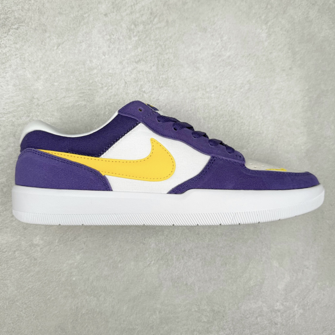 NK SB Force 58 空军58系列低帮休闲运动滑板板鞋 DV5477-500 鞋面由帆布和麂皮拼接 层次感丰富 搭配硫化外底 耐磨耐穿 鞋舌及中底后跟处饰有SB Logo 表明鞋款身份 采用包边设计 经久耐穿 硫化结构则有效提升灵活性 穿上这款全新推出的创意力作 助你耀动街头 尺码:36 36.5 37.5 38 38.5 39 40 40.5 41 42 42.5 43 44 45-选品中心