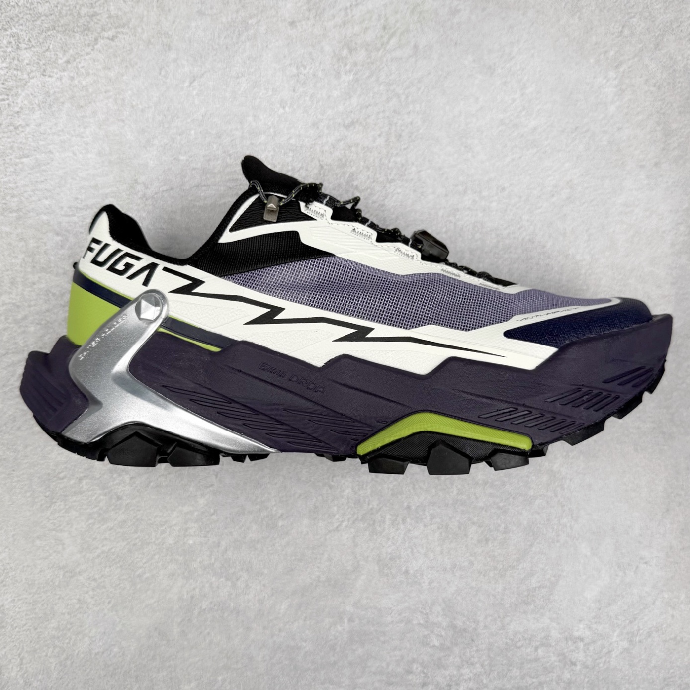 凯乐石 KAILAS FUGA DU 2 时尚百搭网布橡胶TPU减震防滑耐磨透气低帮越野跑步鞋 KAILAS凯乐石品牌是全球三大全系攀登品牌之一，于2003年创立于中国广州，致力于为有攀登梦想的户外运动员及爱好者，研发制造功能性专业装备，满足他们在极限环境下安全舒适的需求，凯乐石专注于科技面料的开发及专业功能设计，产品线覆盖登山、攀岩、徒步、越野跑山、露营、旅行等多项户外运动，通过运动员的测试反馈，不断进化迭代，产品荣获国内外大奖71座，发明专利21个，更突破性的自主研发攀登器械，打造出中国的攀登硬实力。实拍调校N版已经零色差零失真 百分百还原实物色彩所见即所得 不存在货不对板色差等低级问题 选购参考实物拍摄 不混卖不参货 只用心做好货严格选品 承诺混一赔十 尺码：36 36.5 37.5 38 38.5 39 40 40.5 41 42 42.5 43 44 44.5 45-选品中心