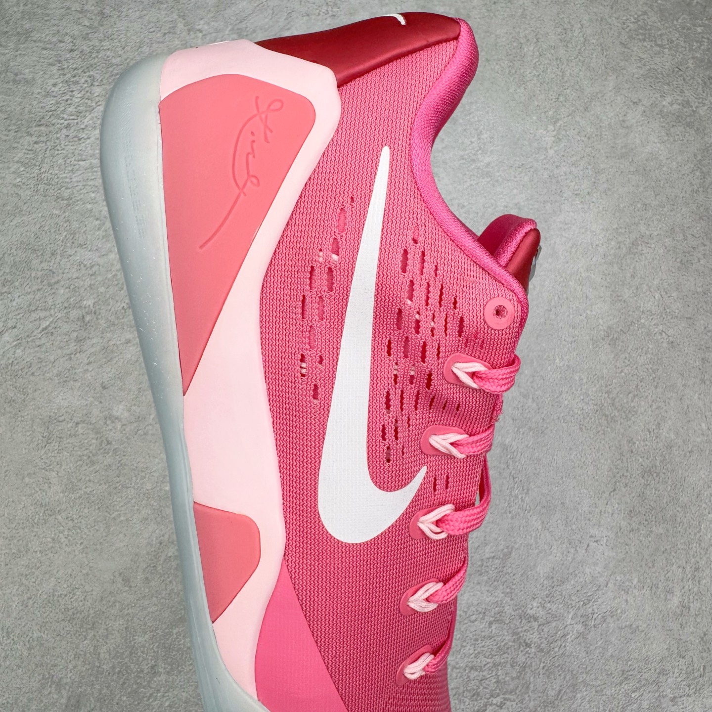 图片[6]-＃S2纯原 Nike Kobe 9 Low EM Think Pink PE 科比九代舒适减震防滑低帮篮球鞋 粉色 HQ4995-600 React科技鞋垫加持 实战配置直接拉满 原楦纸板开发 鞋身流线型、后跟塑形 区分土肥圆 原厂针织鞋面一针一线匹配原版 全身鞋材卡料色独家定制 唯一万针立体刺绣SWOOSH 真实底模最大48.5 实战利器 专供海外市场 尺码：40 40.5 41 42 42.5 43 44 44.5 45 46 47.5 48.5 （脚宽、脚胖 建议买大半码）-选品中心