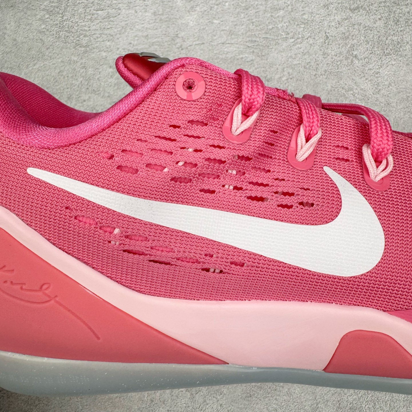 图片[16]-＃S2纯原 Nike Kobe 9 Low EM Think Pink PE 科比九代舒适减震防滑低帮篮球鞋 粉色 HQ4995-600 React科技鞋垫加持 实战配置直接拉满 原楦纸板开发 鞋身流线型、后跟塑形 区分土肥圆 原厂针织鞋面一针一线匹配原版 全身鞋材卡料色独家定制 唯一万针立体刺绣SWOOSH 真实底模最大48.5 实战利器 专供海外市场 尺码：40 40.5 41 42 42.5 43 44 44.5 45 46 47.5 48.5 （脚宽、脚胖 建议买大半码）-选品中心