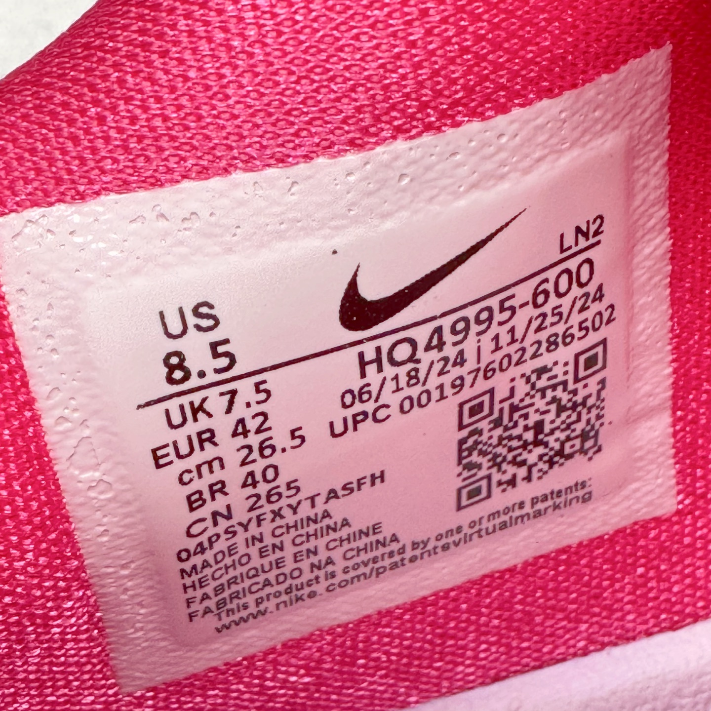 图片[13]-＃S2纯原 Nike Kobe 9 Low EM Think Pink PE 科比九代舒适减震防滑低帮篮球鞋 粉色 HQ4995-600 React科技鞋垫加持 实战配置直接拉满 原楦纸板开发 鞋身流线型、后跟塑形 区分土肥圆 原厂针织鞋面一针一线匹配原版 全身鞋材卡料色独家定制 唯一万针立体刺绣SWOOSH 真实底模最大48.5 实战利器 专供海外市场 尺码：40 40.5 41 42 42.5 43 44 44.5 45 46 47.5 48.5 （脚宽、脚胖 建议买大半码）-选品中心