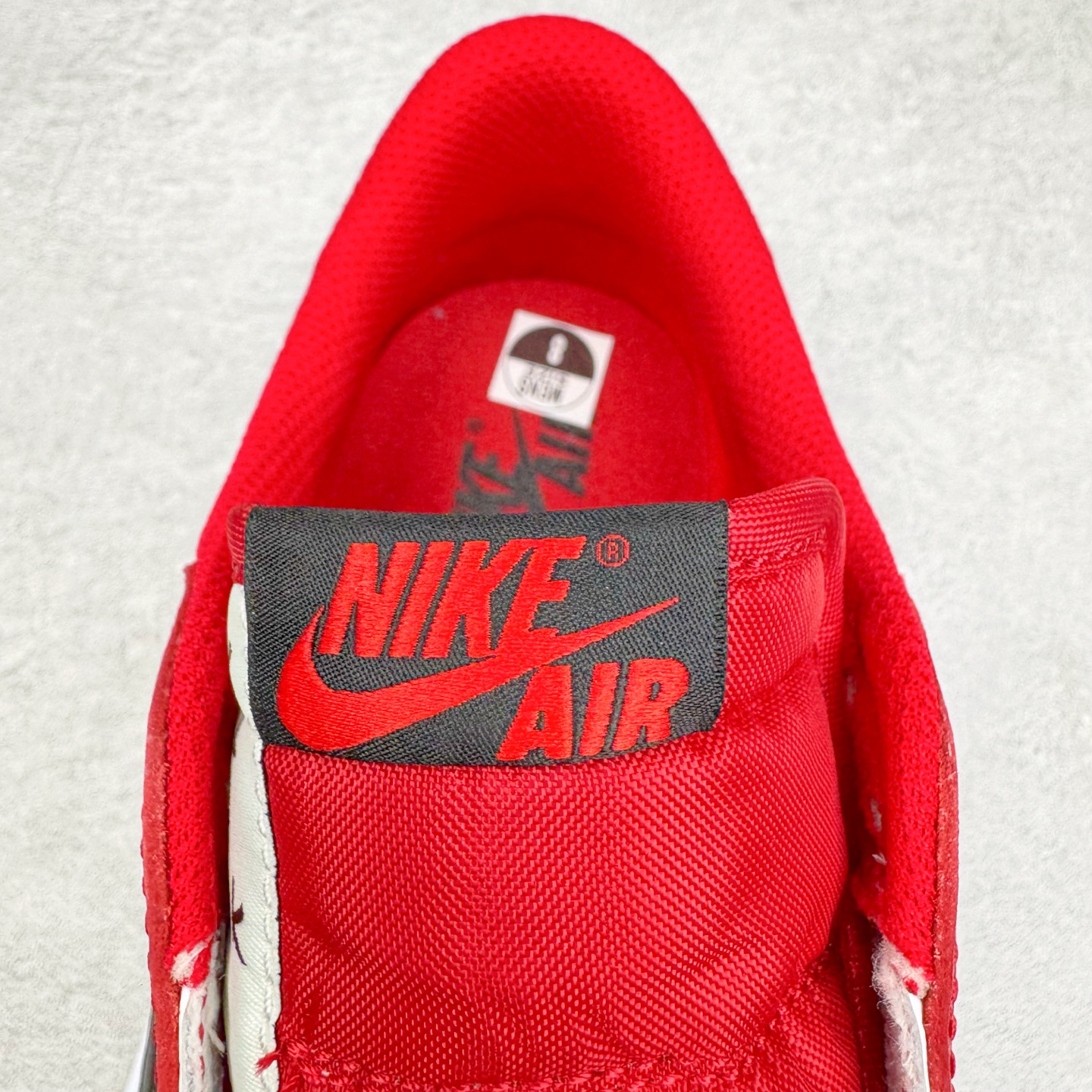 图片[14]-＃Lw纯原 Travis Scott x Air Jordan AJ1 Low OG SP TS联名倒钩低帮 白红黑 DM7866-101 外贸高端零售特供批次 产品品控稳定性领先行业 各方面均可对飙L版 良心定价不杀猪 原厂全套原楦原纸板冲刀磨具开发 原厂皮料加持 原厂港宝加持定型后跟R度完美 同源原厂电绣 鬼脸飞翼针数密度立体效果一致 百分百一致原鞋 原厂拉帮工艺 针距密度一致 后跟弧度收口自然不对折 极致一眼正品既视感 进口玻璃冲刀皮料裁剪零毛边 全鞋电脑针车工艺 品控清洁度最高QC检验标准 免检产品 原厂订购鞋盒、鞋标、防尘纸、鞋撑、鞋带 追求极致的原厂味道 尺码：36 36.5 37.5 38 38.5 39 40 40.5 41 42 42.5 43 44 44.5 45 46 47.5 48.5-选品中心