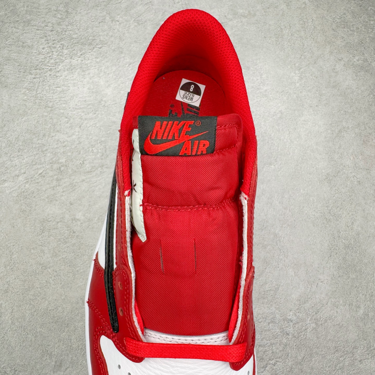 图片[5]-＃Lw纯原 Travis Scott x Air Jordan AJ1 Low OG SP TS联名倒钩低帮 白红黑 DM7866-101 外贸高端零售特供批次 产品品控稳定性领先行业 各方面均可对飙L版 良心定价不杀猪 原厂全套原楦原纸板冲刀磨具开发 原厂皮料加持 原厂港宝加持定型后跟R度完美 同源原厂电绣 鬼脸飞翼针数密度立体效果一致 百分百一致原鞋 原厂拉帮工艺 针距密度一致 后跟弧度收口自然不对折 极致一眼正品既视感 进口玻璃冲刀皮料裁剪零毛边 全鞋电脑针车工艺 品控清洁度最高QC检验标准 免检产品 原厂订购鞋盒、鞋标、防尘纸、鞋撑、鞋带 追求极致的原厂味道 尺码：36 36.5 37.5 38 38.5 39 40 40.5 41 42 42.5 43 44 44.5 45 46 47.5 48.5-选品中心