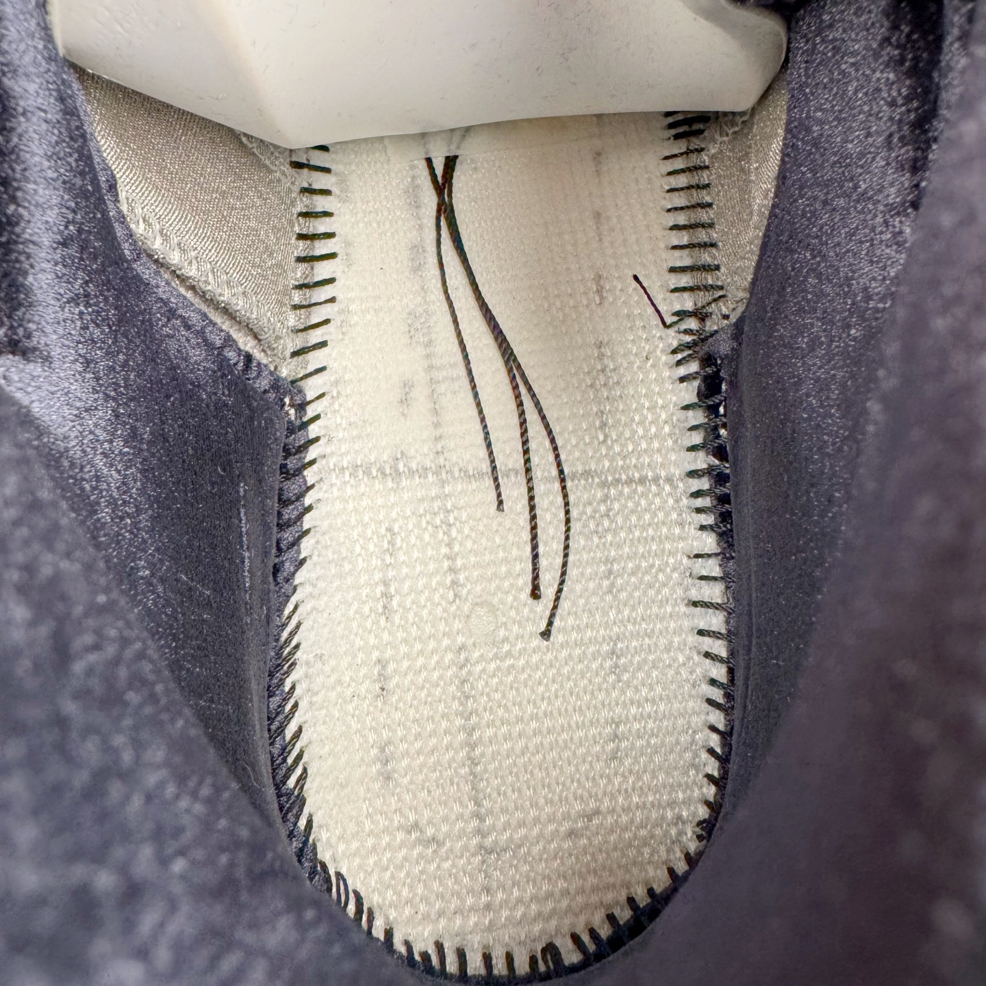 图片[10]-＃PK纯原 Air Jordan AJ5 Retro Wings 十周年银丝绸 IO2038-001 SZ原厂全套原楦原纸板磨具开发 原厂皮料加持 原厂港宝加持定型后跟R度完美 同源原厂电绣 飞人针数密度立体效果一致 原厂拉帮手法 原厂配置纸衬高频鞋盒 原厂指令配双鞋带 原厂TPU网格鞋带扣 超高鞋面清洁度 最高QC检验标准 控制溢胶瑕疵 到手可放心比对发售原鞋 上脚百分百充正驾驭 尺码：40 40.5 41 42 42.5 43 44 44.5 45 46 47.5-选品中心