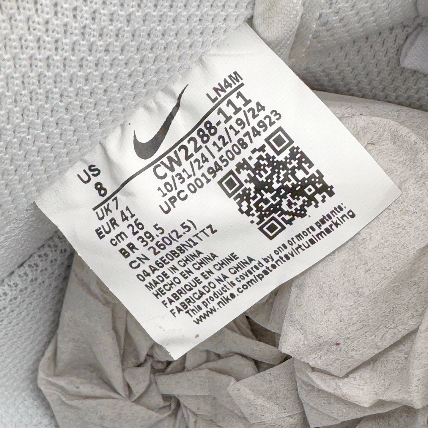 图片[12]-＃GX NK Air Force 1 Low \’07 空军一号低帮经典板鞋 纯白 CW2288-111 经典老鞋 完美复刻 不规则波浪大底咬花 全鞋电脑针车 工整有序 视觉效果满分 原厂拉帮手法 标准四线 密度针距针孔大小控制到位 原装反口里网布海绵 正确卡色网眼大小 新版鞋撑改用纸团代替 原厂港宝加持完美还原灵魂版型 原盒原配从里到外百分百还原 原厂全头层原厂皮料 原标原盒 内置Sole气垫 中底白色背胶 中底划线 已经无限的接近公司 原厂楦头 原厂刺绣 后跟弧度修正 独家私模最大开发到48.5 尺码：35.5 36 37.5 38 38.5 39 40 40.5 41 42 42.5 43 44 44.5 45 46 47.5 48.5-选品中心