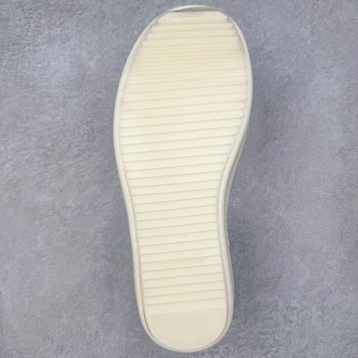 图片[9]-＃DG纯原 Rick Owens Drkshdw 瑞克·欧文斯低帮皮面时尚运动板鞋 棕色 二级市场已经7K以上 平台客户随意卖四位数 RO广东原厂出品 纯原天花板 原版一比一复刻 冲正绝不翻车 还原度达到百分之98以上 原楦开发纸版版型 ZP拆解原版1：1复模裁片纸版 力求做到0错位 这样才能达到和zp一致的鞋型味道 采用进口cnc数控机床开发对版独家tpu奶香大底 区别于市场所有版本 zp同源全头层粒面小牛皮 达到和zp一致手感 原厂进口细纹布 万邦订购原厂高弹粉红色海绵 内里搭配软质细腻羊皮 TPU高密度大底 软硬度透光度高已经测试和原版一致 尺码：36 37 38 39 40 41 42 43 44 45 46-选品中心