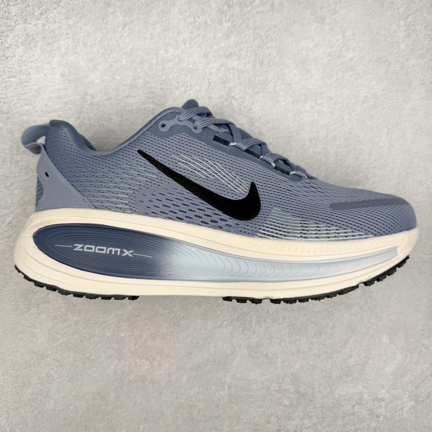 NK Vomero Plus 时尚舒适 网布防滑耐磨 低帮跑步鞋 HM6803-402 实拍调校N版已经零色差零失真 百分百还原实物色彩所见即所得 不存在货不对板色差等低级问题 选购参考实物拍摄 不混卖不参货 只用心做好货严格选品 承诺混一赔十 尺码:36 36.5 37.5 38 38.5 39 40 40.5 41 42 42.5 43 44 44.5 45-选品中心