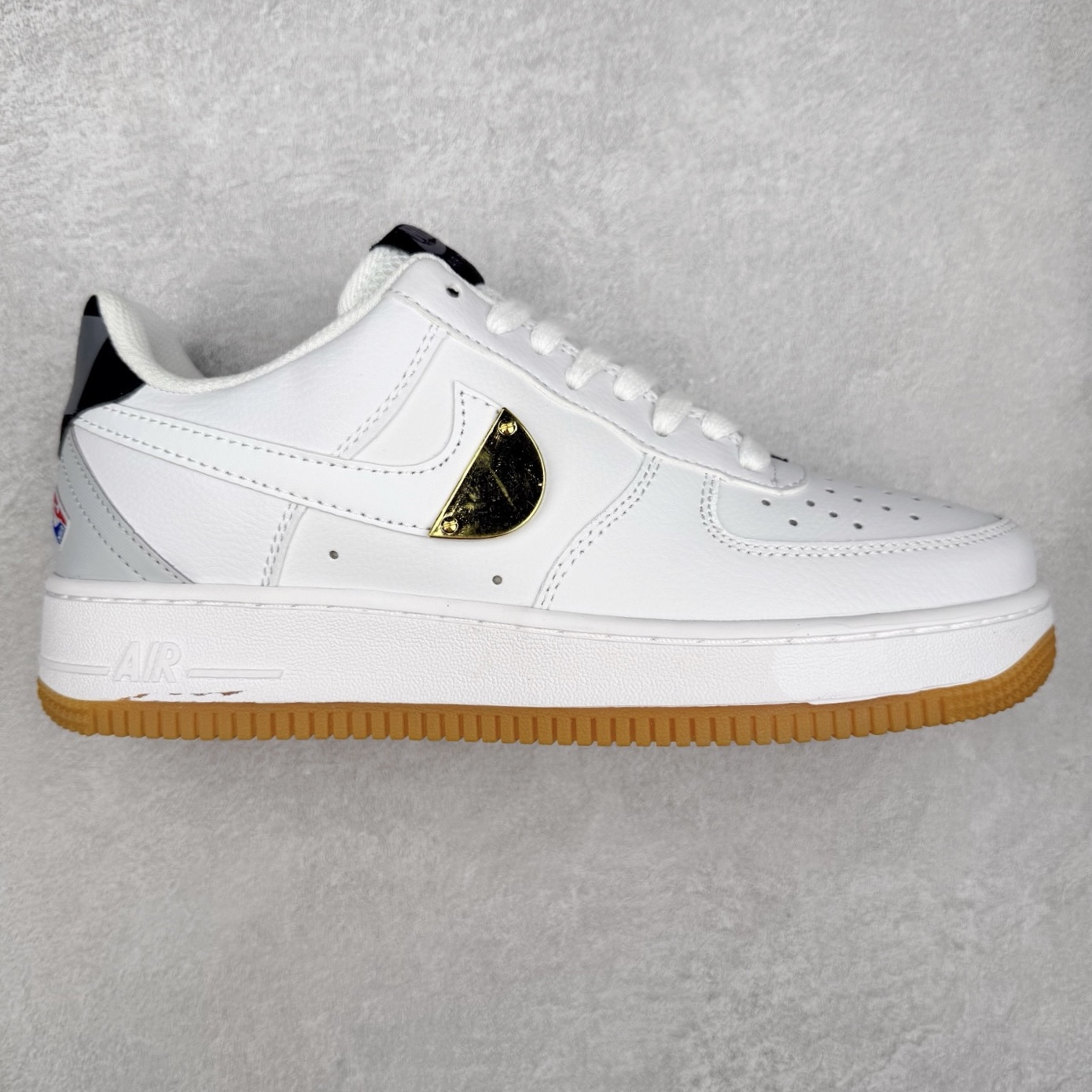 #福利特价 NK Air Force 1´07 Low 空军一号低帮百搭休闲运动板鞋 柔软、弹性十足的缓震性能和出色的中底设计 横跨复古与现代的外型结合 造就出风靡全球 三十多年的Force 1 直到今天还深受青睐 尺码:36 36.5 37.5 38 38.5 39 40 40.5 41 42 42.5 43 44 44.5 45-选品中心