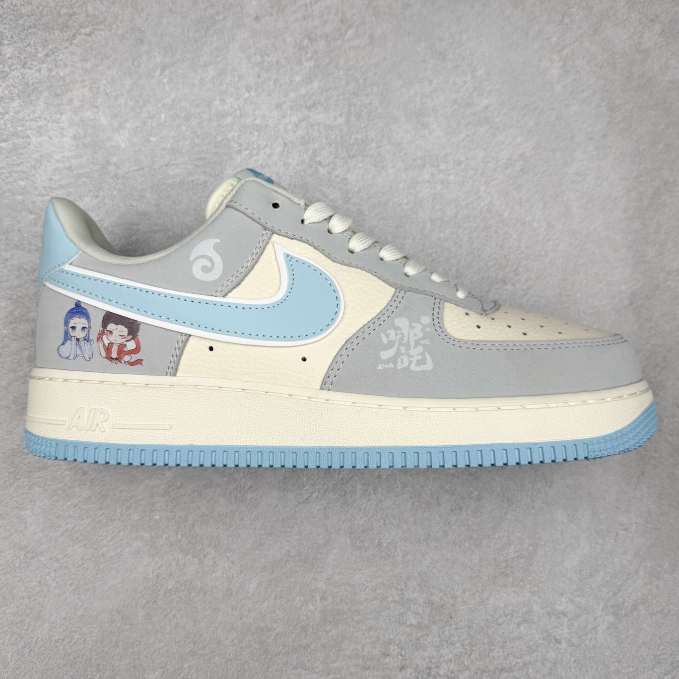 ＃福利特价 NK Air Force 1´07 Low 空军一号低帮百搭休闲运动板鞋 柔软、弹性十足的缓震性能和出色的中底设计 横跨复古与现代的外型结合 造就出风靡全球 三十多年的Force 1 直到今天还深受青睐 实拍调校N版已经零色差零失真 百分百还原实物色彩所见即所得 不存在货不对板色差等低级问题 选购参考实物拍摄 不混卖不参货 只用心做好货严格选品 承诺混一赔十 尺码：36 36.5 37.5 38 38.5 39 40 40.5 41 42 42.5 43 44 44.5 45-选品中心