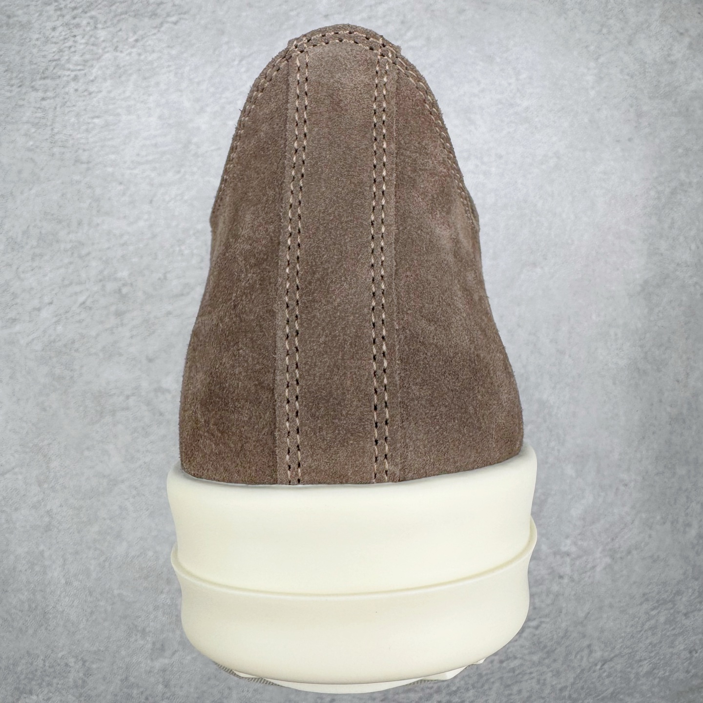 图片[8]-＃DG纯原 Rick Owens Drkshdw 瑞克·欧文斯低帮皮面时尚运动板鞋 棕色 二级市场已经7K以上 平台客户随意卖四位数 RO广东原厂出品 纯原天花板 原版一比一复刻 冲正绝不翻车 还原度达到百分之98以上 原楦开发纸版版型 ZP拆解原版1：1复模裁片纸版 力求做到0错位 这样才能达到和zp一致的鞋型味道 采用进口cnc数控机床开发对版独家tpu奶香大底 区别于市场所有版本 zp同源全头层粒面小牛皮 达到和zp一致手感 原厂进口细纹布 万邦订购原厂高弹粉红色海绵 内里搭配软质细腻羊皮 TPU高密度大底 软硬度透光度高已经测试和原版一致 尺码：36 37 38 39 40 41 42 43 44 45 46-选品中心